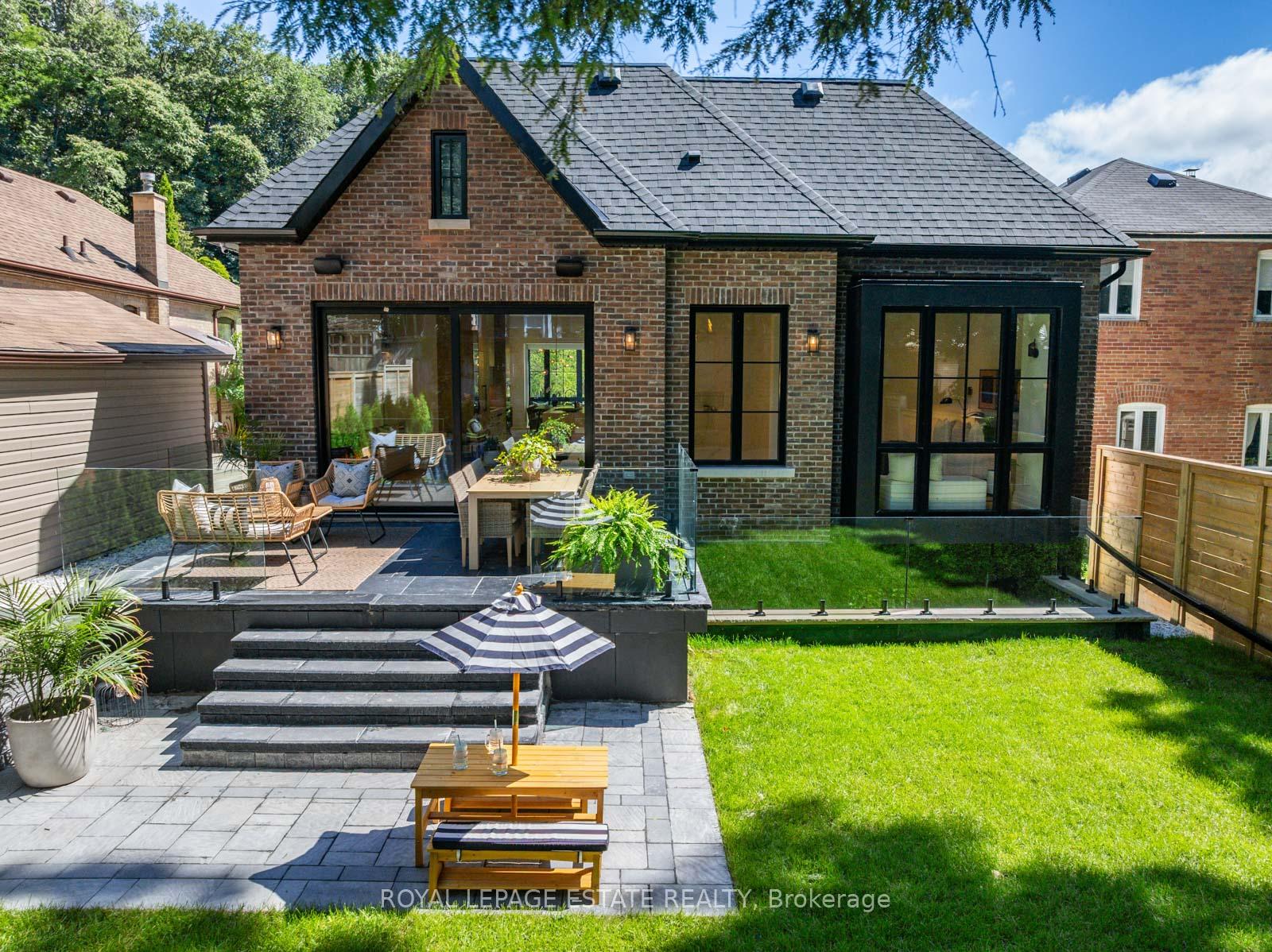 Photo 48 of 21 Glen Davis Crescent, Toronto, East End-Danforth — HOMEH