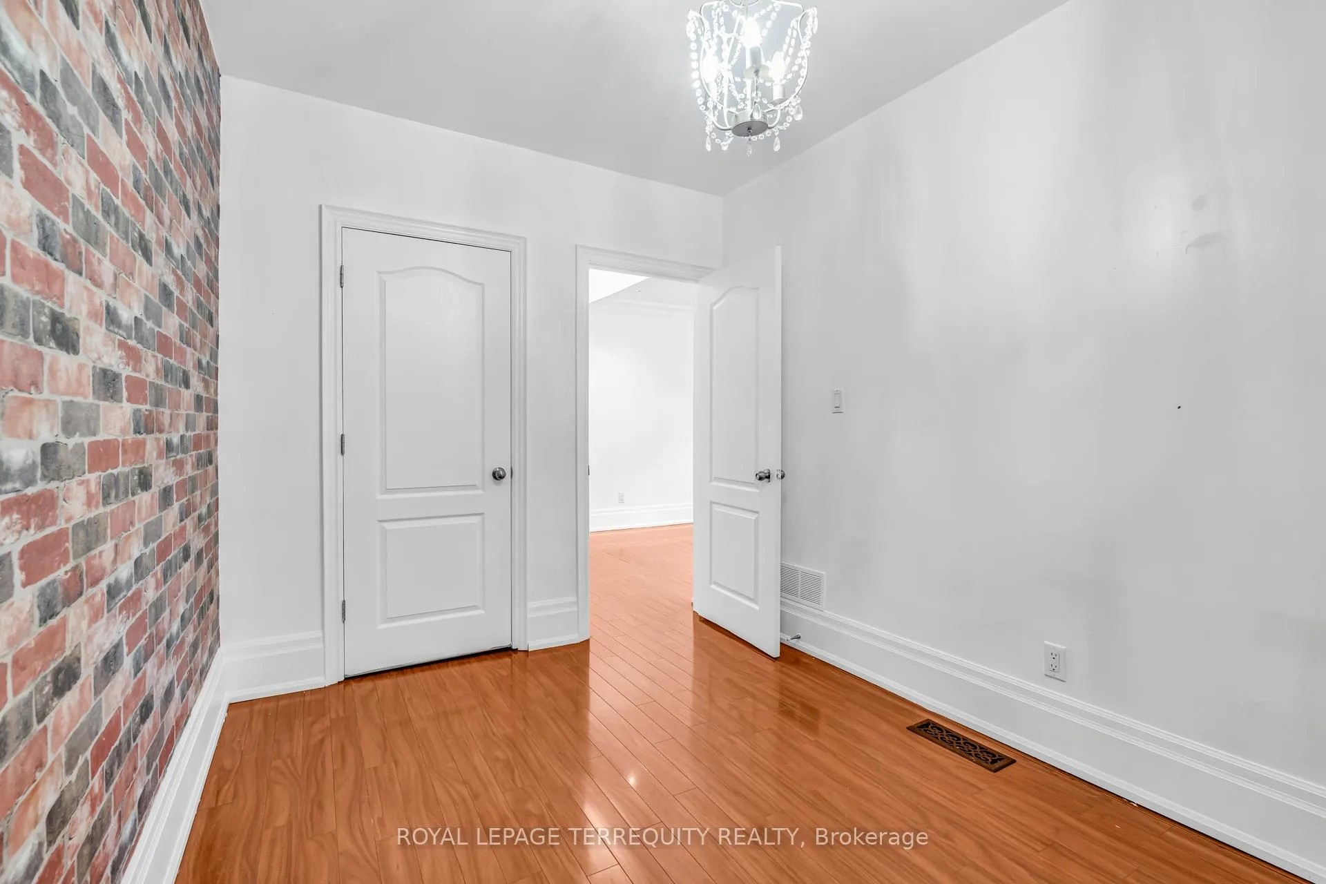 Photo 10 of 78 Lawrence Avenue W, Toronto, Lawrence Park North — HOMEH