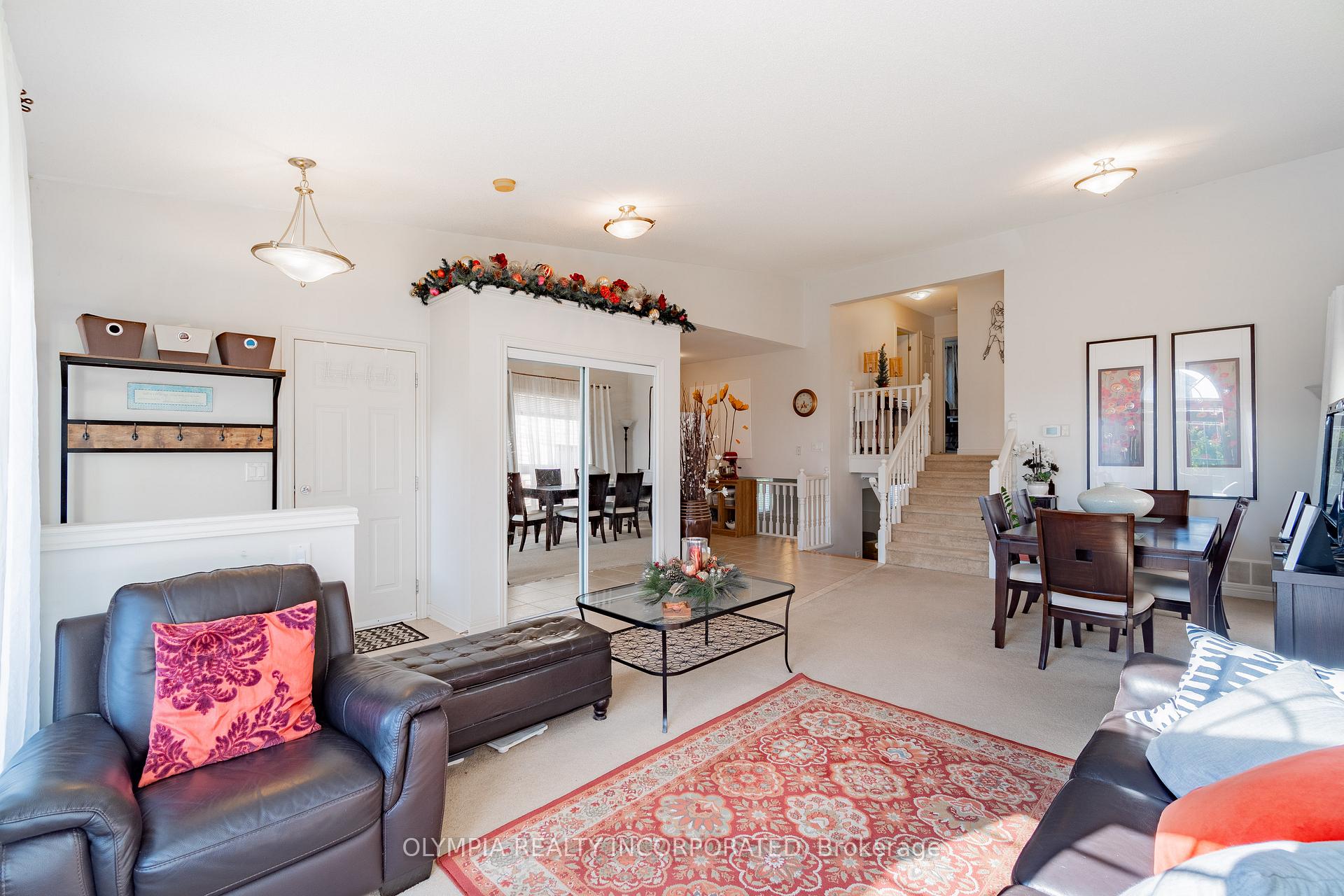 Photo 3 of 264 Winterberry Boulevard, Thorold, Confederation Heights — HOMEH