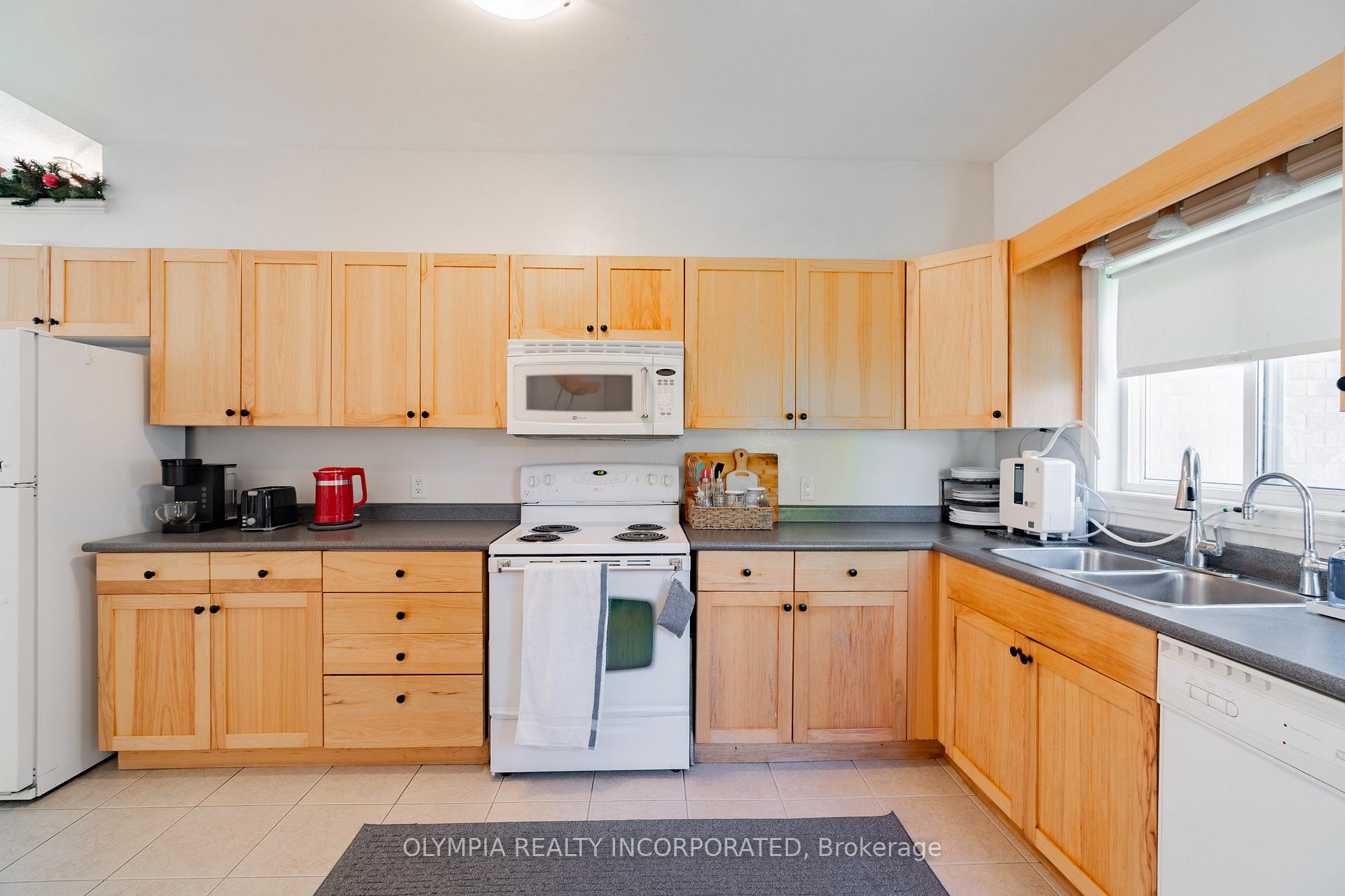Photo 6 of 264 Winterberry Boulevard, Thorold, Confederation Heights — HOMEH