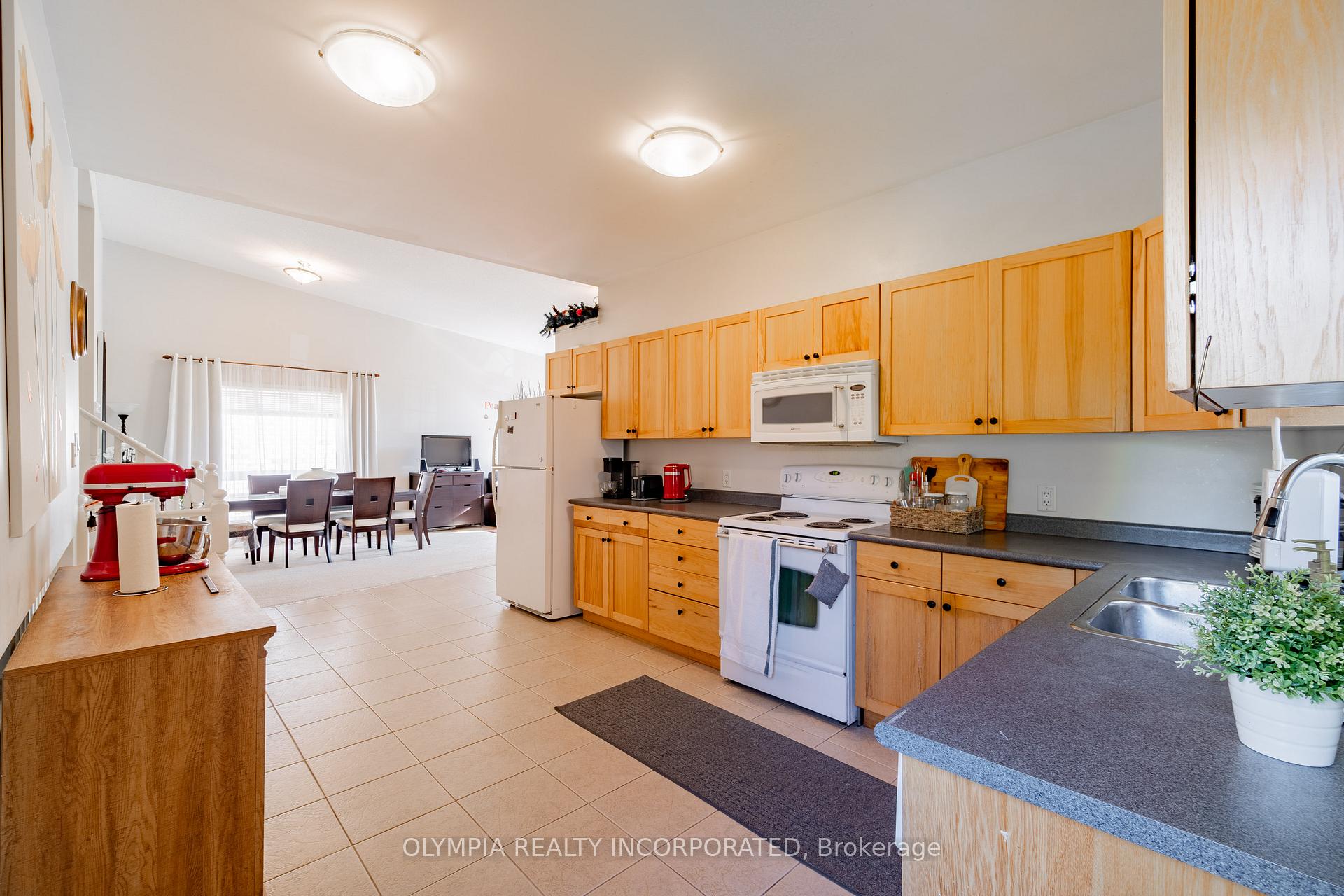 Photo 7 of 264 Winterberry Boulevard, Thorold, Confederation Heights — HOMEH
