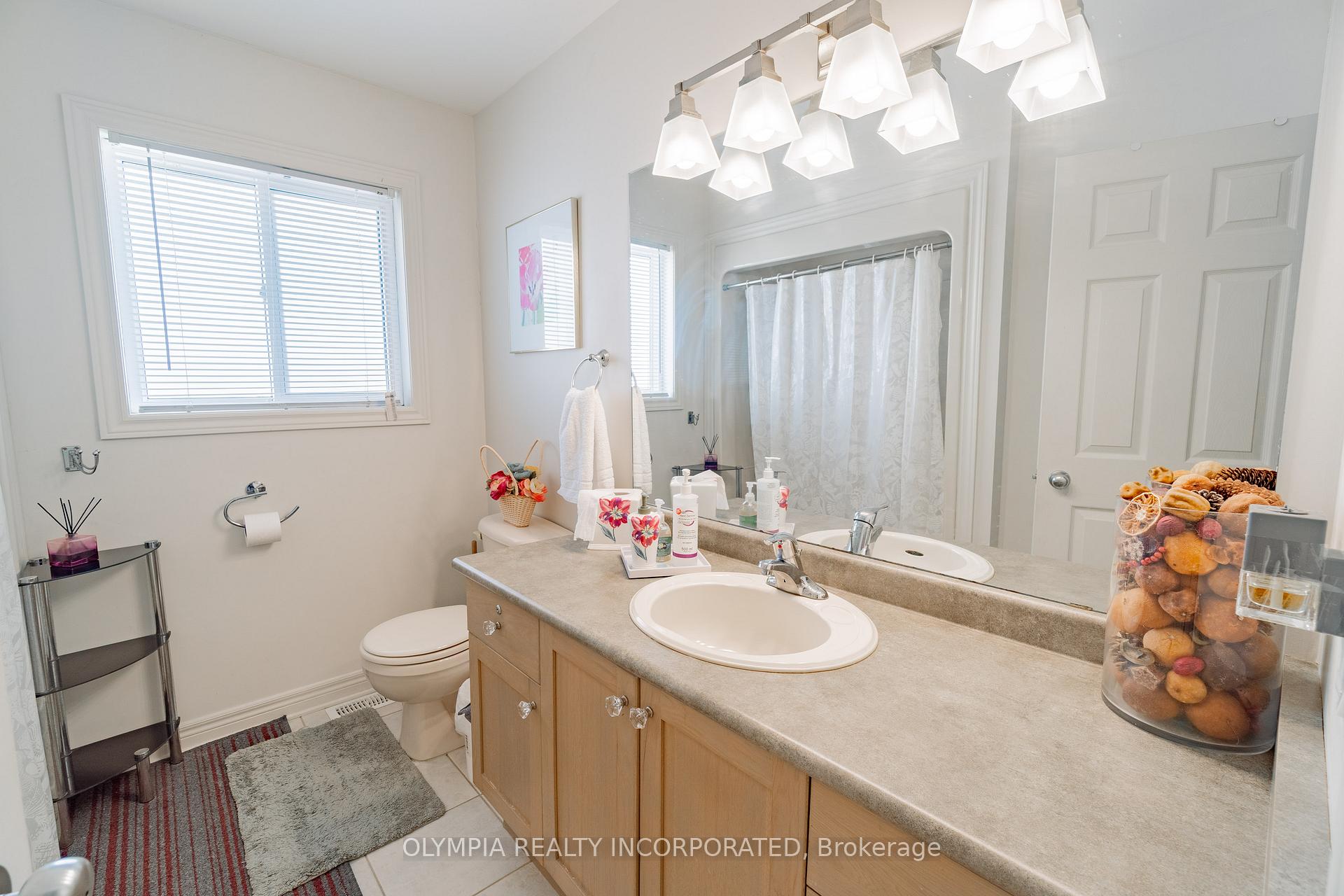 Photo 10 of 264 Winterberry Boulevard, Thorold, Confederation Heights — HOMEH