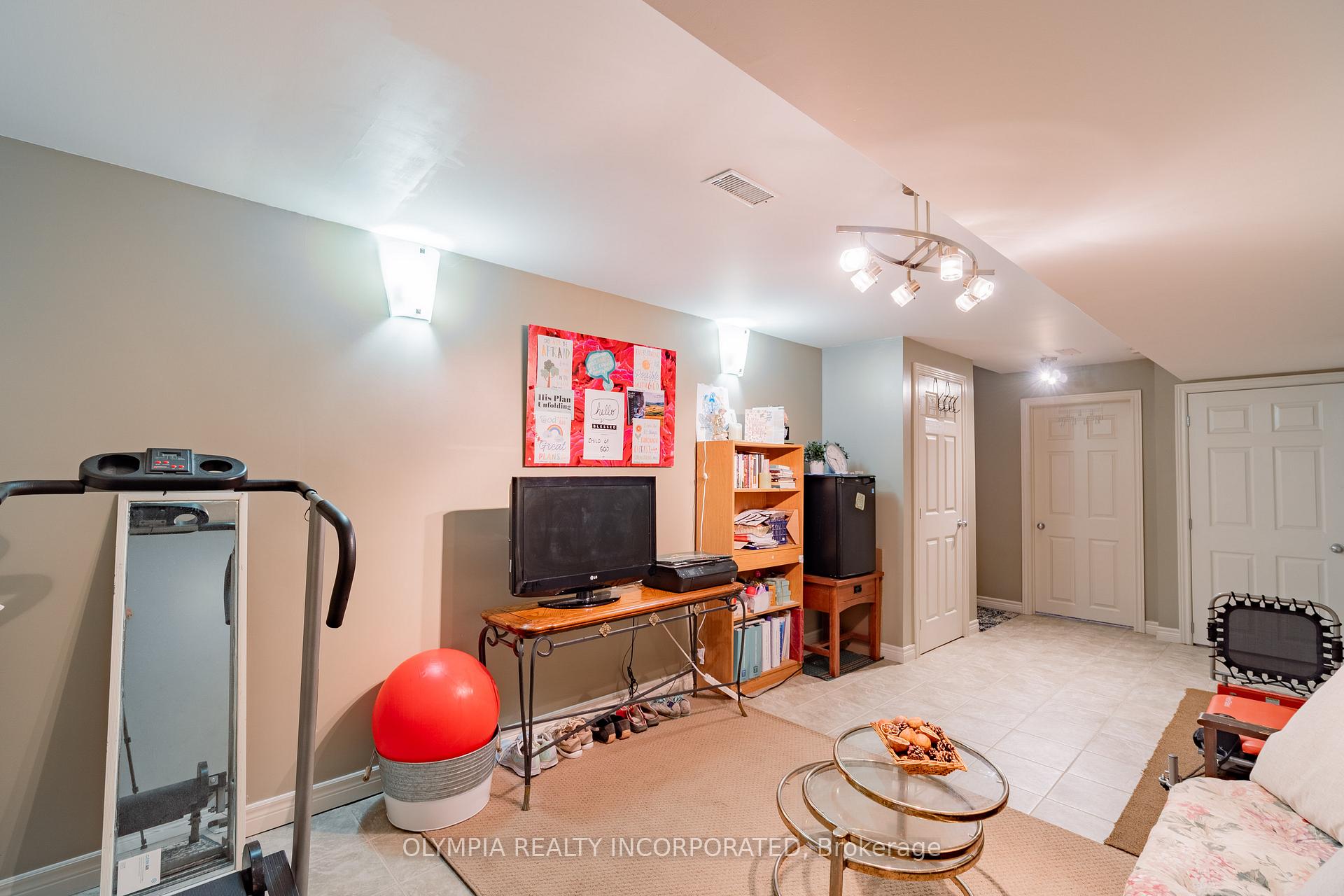 Photo 18 of 264 Winterberry Boulevard, Thorold, Confederation Heights — HOMEH