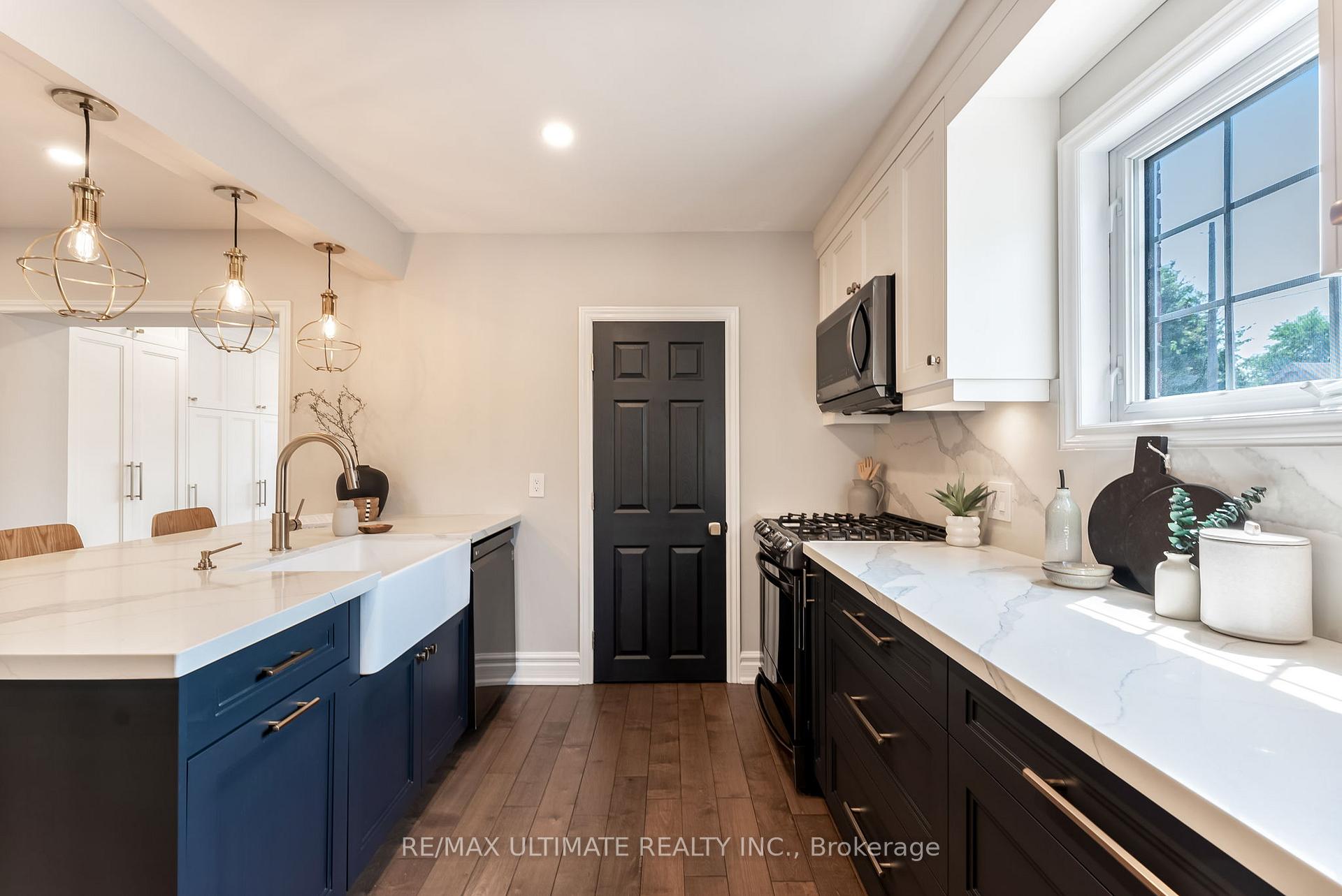 Photo 10 of 247 Dewhurst Boulevard N, Toronto, Danforth Village-East York — HOMEH