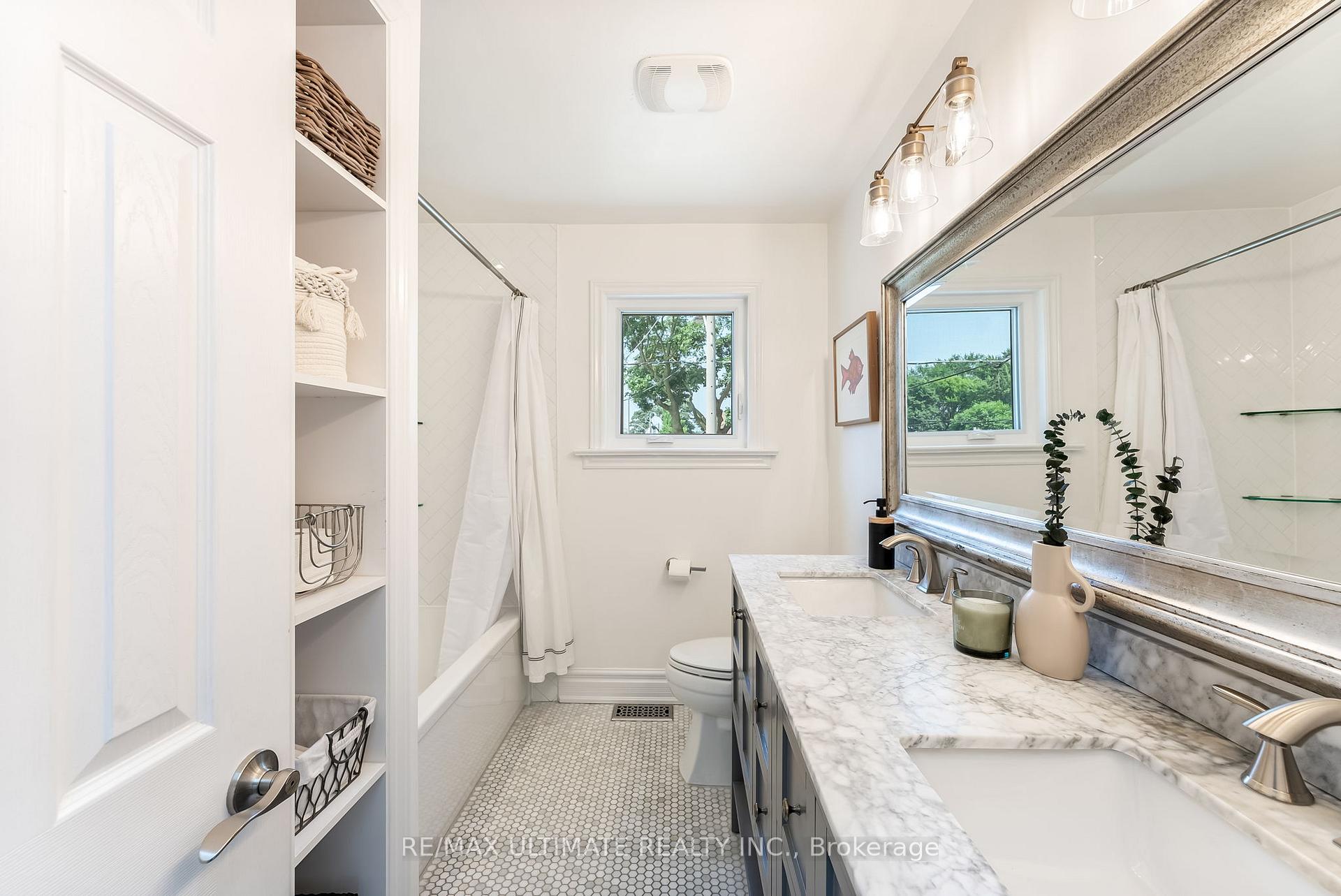 Photo 18 of 247 Dewhurst Boulevard N, Toronto, Danforth Village-East York — HOMEH