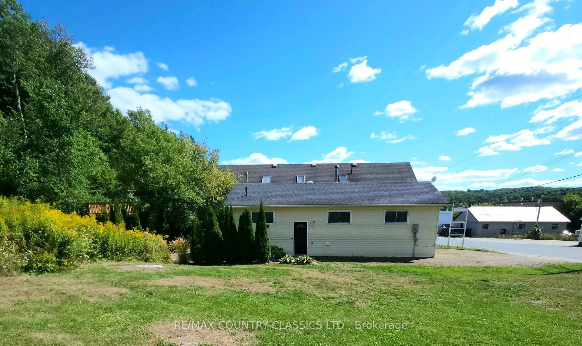 Photo 4 of 71 & 73 Cleak Avenue, Bancroft, Bancroft Ward — HOMEH
