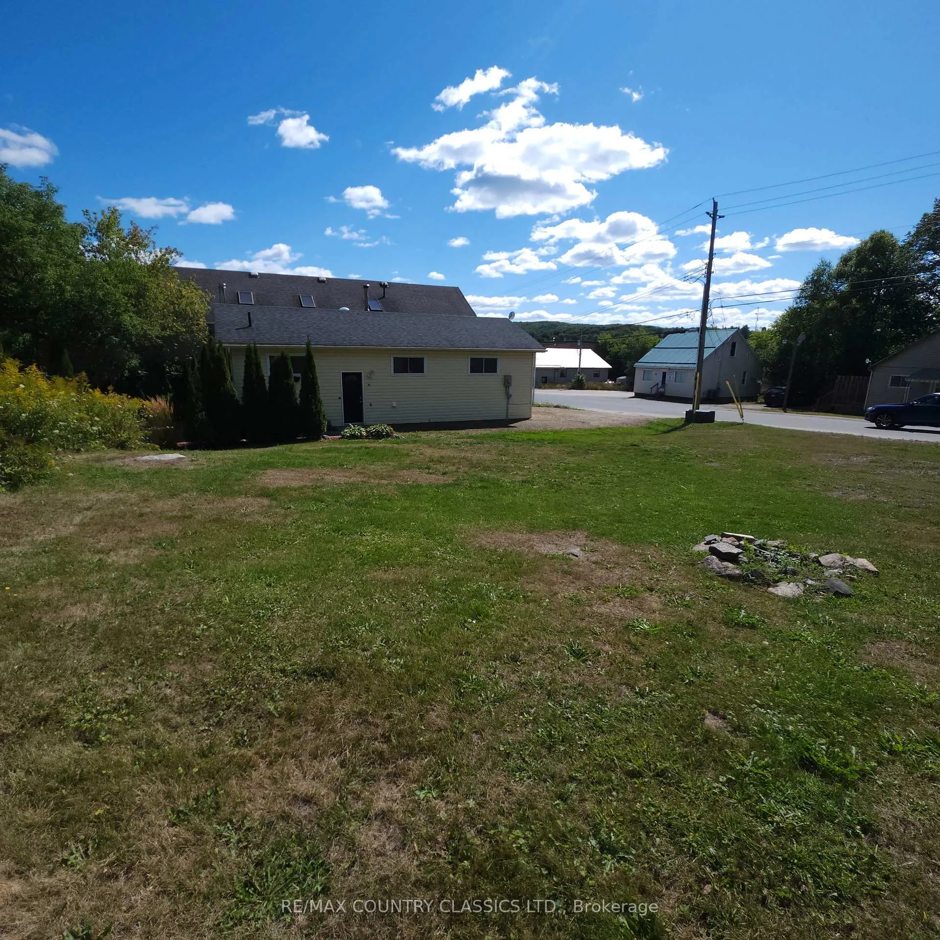 Photo 8 of 71 & 73 Cleak Avenue, Bancroft, Bancroft Ward — HOMEH