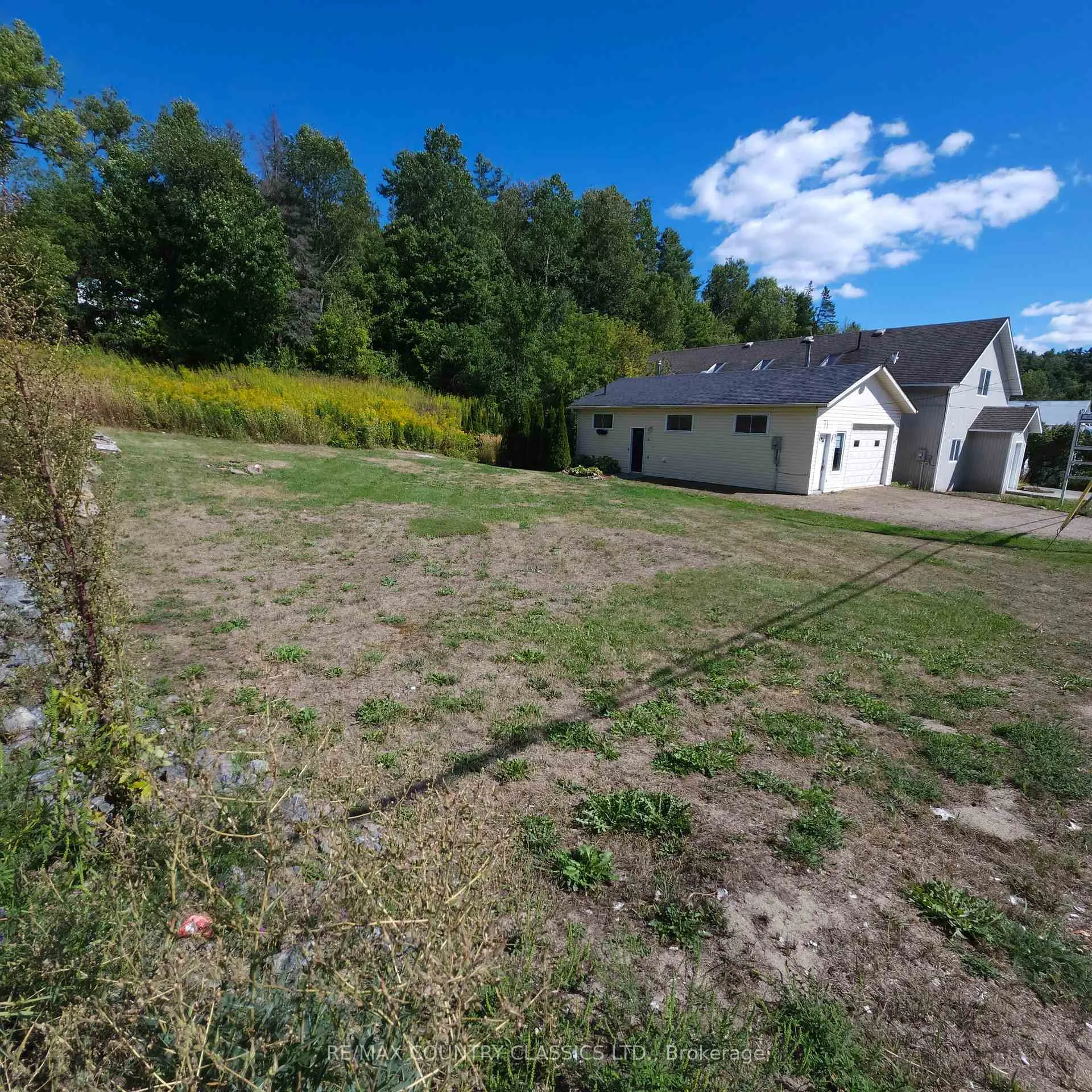 Photo 10 of 71 & 73 Cleak Avenue, Bancroft, Bancroft Ward — HOMEH