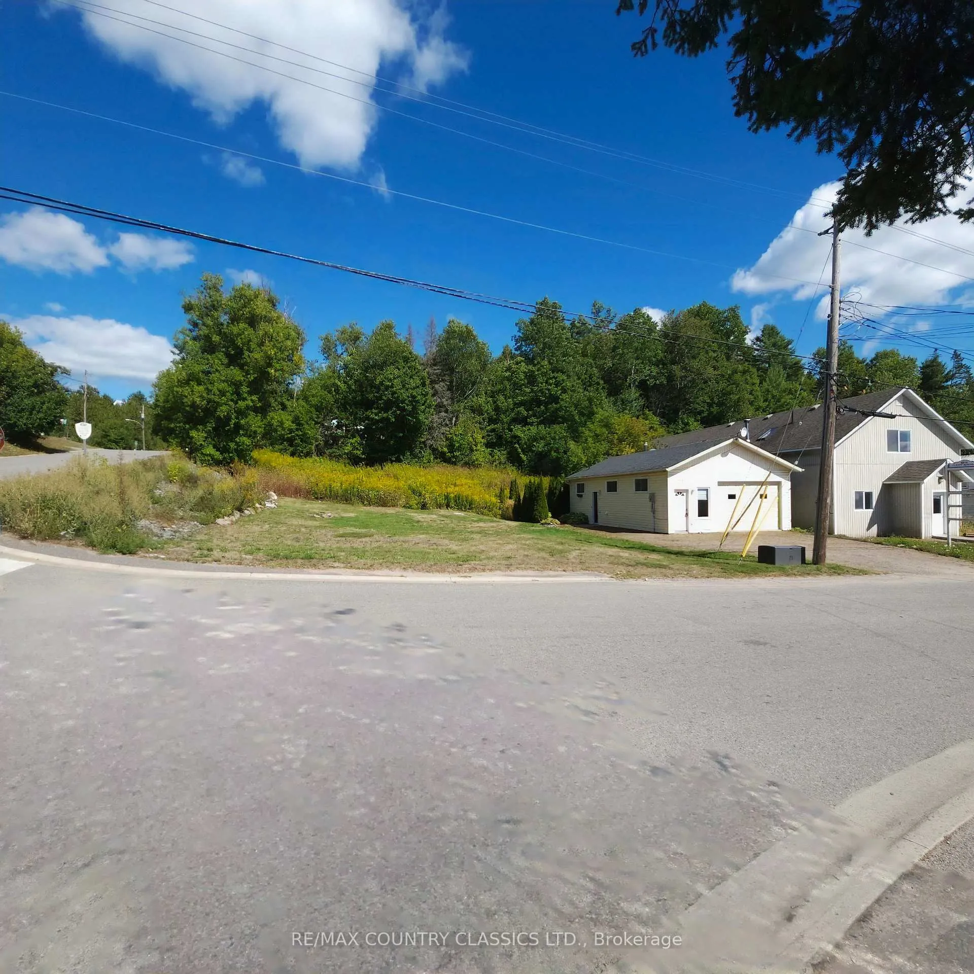 Photo 11 of 71 & 73 Cleak Avenue, Bancroft, Bancroft Ward — HOMEH