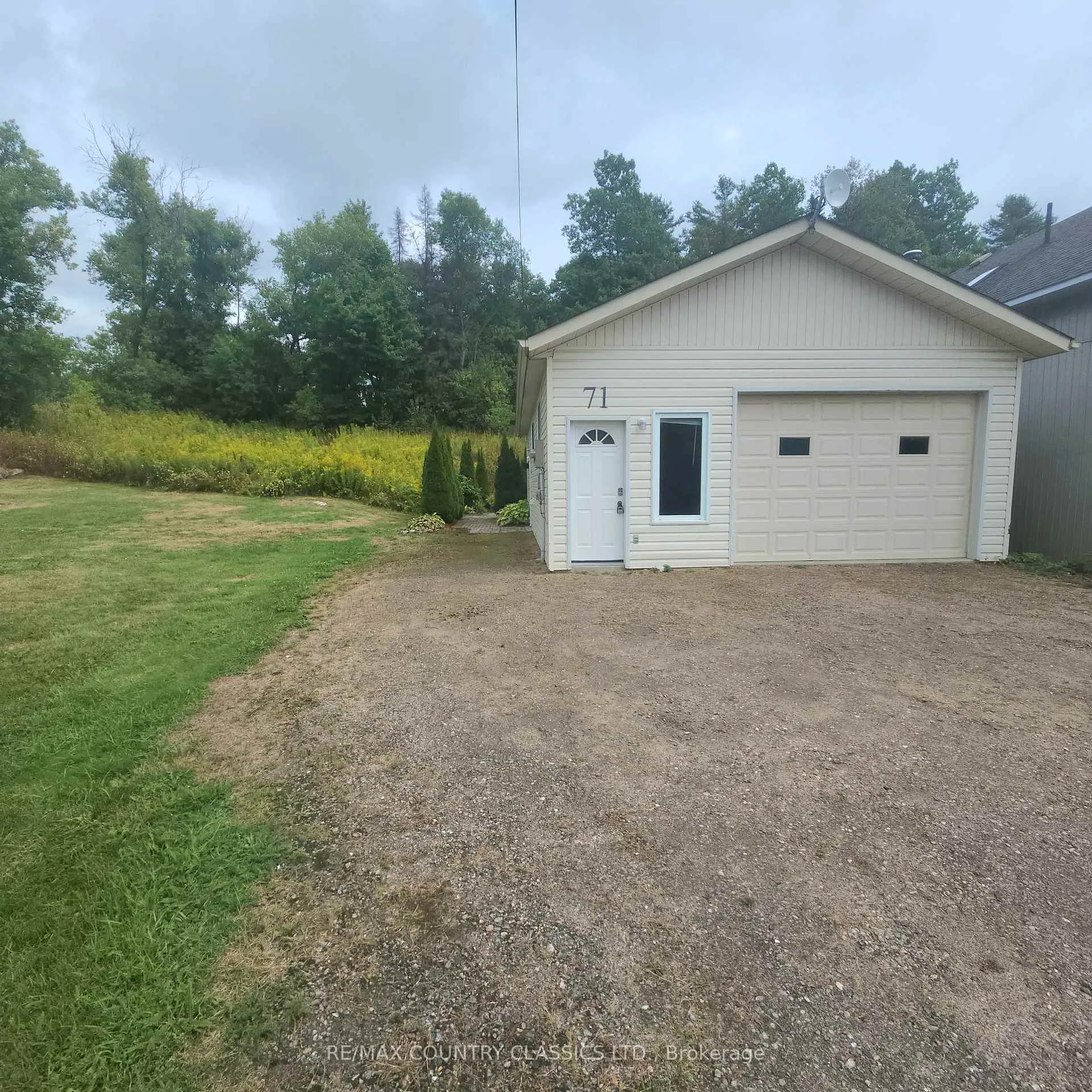 Photo 14 of 71 & 73 Cleak Avenue, Bancroft, Bancroft Ward — HOMEH