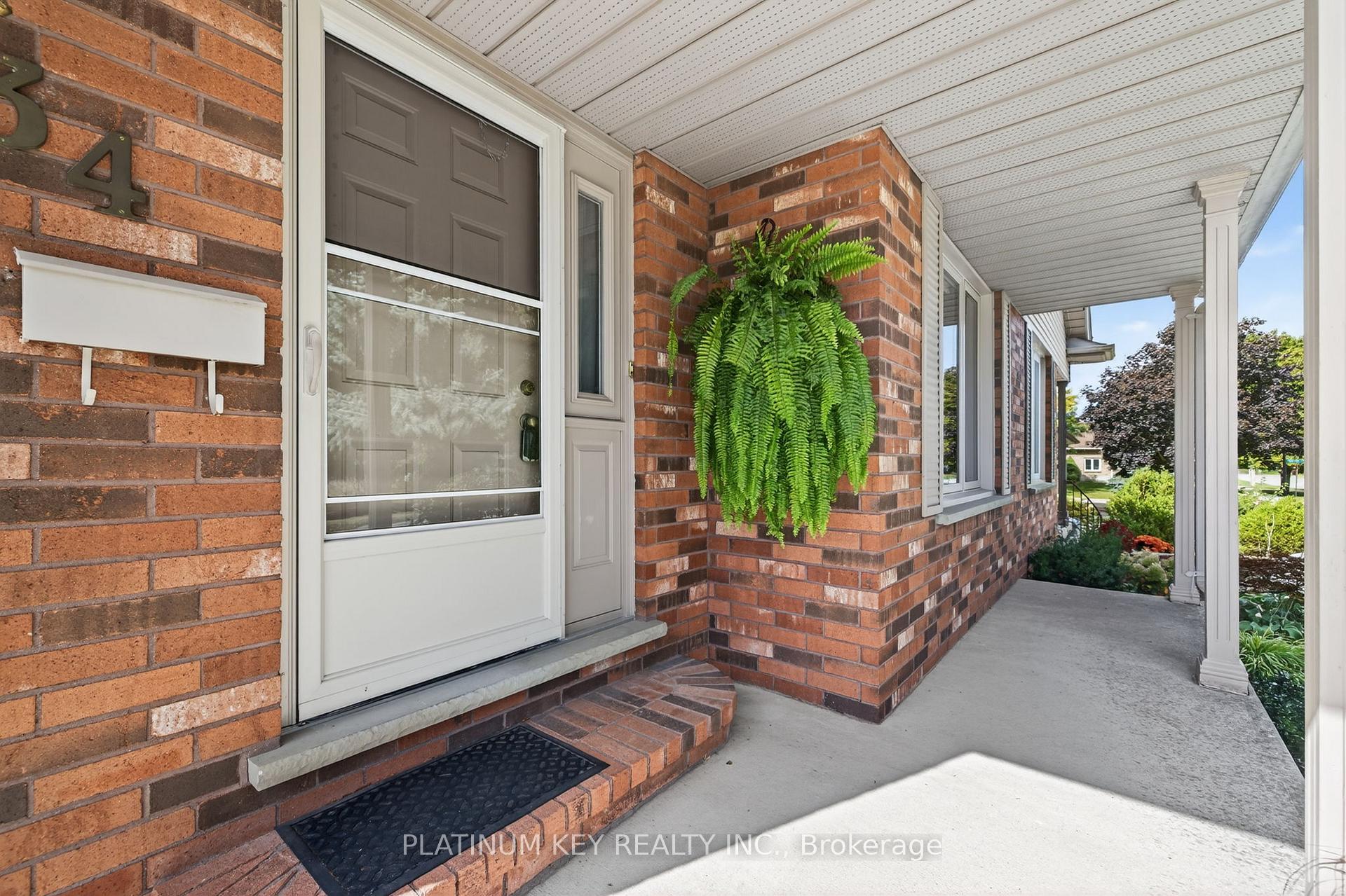 Photo 5 of 334 Mckellar Street, Strathroy-Caradoc, SW — HOMEH