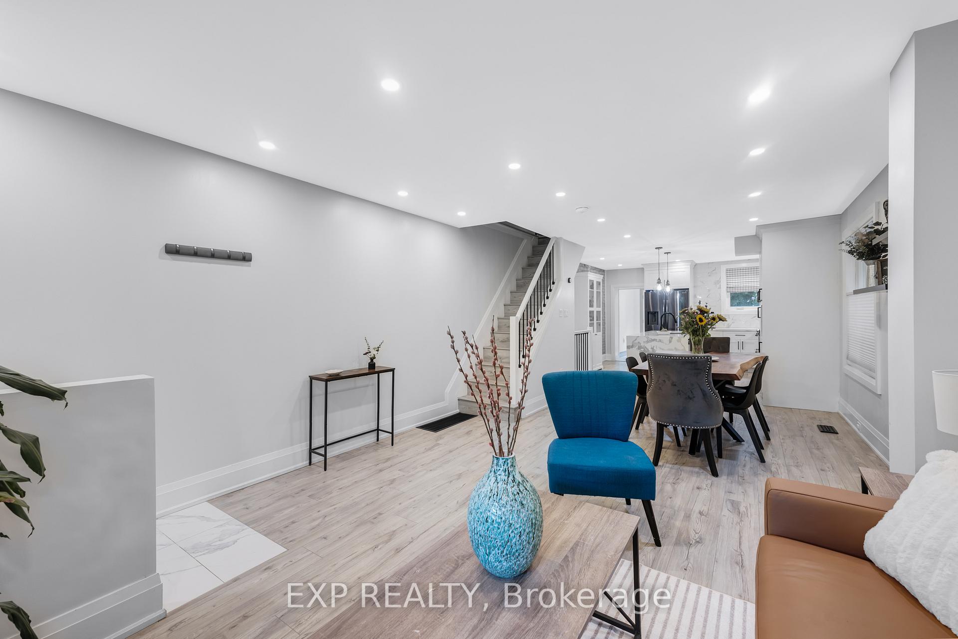 Photo 7 of 298 Gainsborough Road, Toronto, Woodbine Corridor — HOMEH