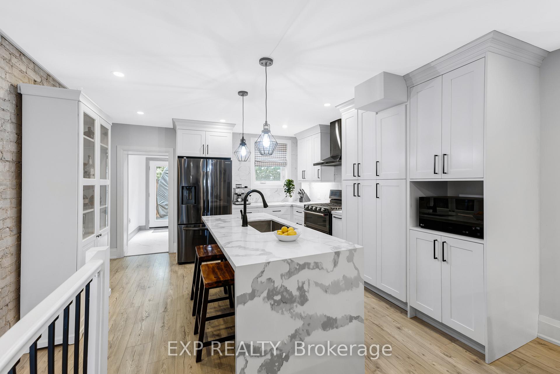 Photo 11 of 298 Gainsborough Road, Toronto, Woodbine Corridor — HOMEH