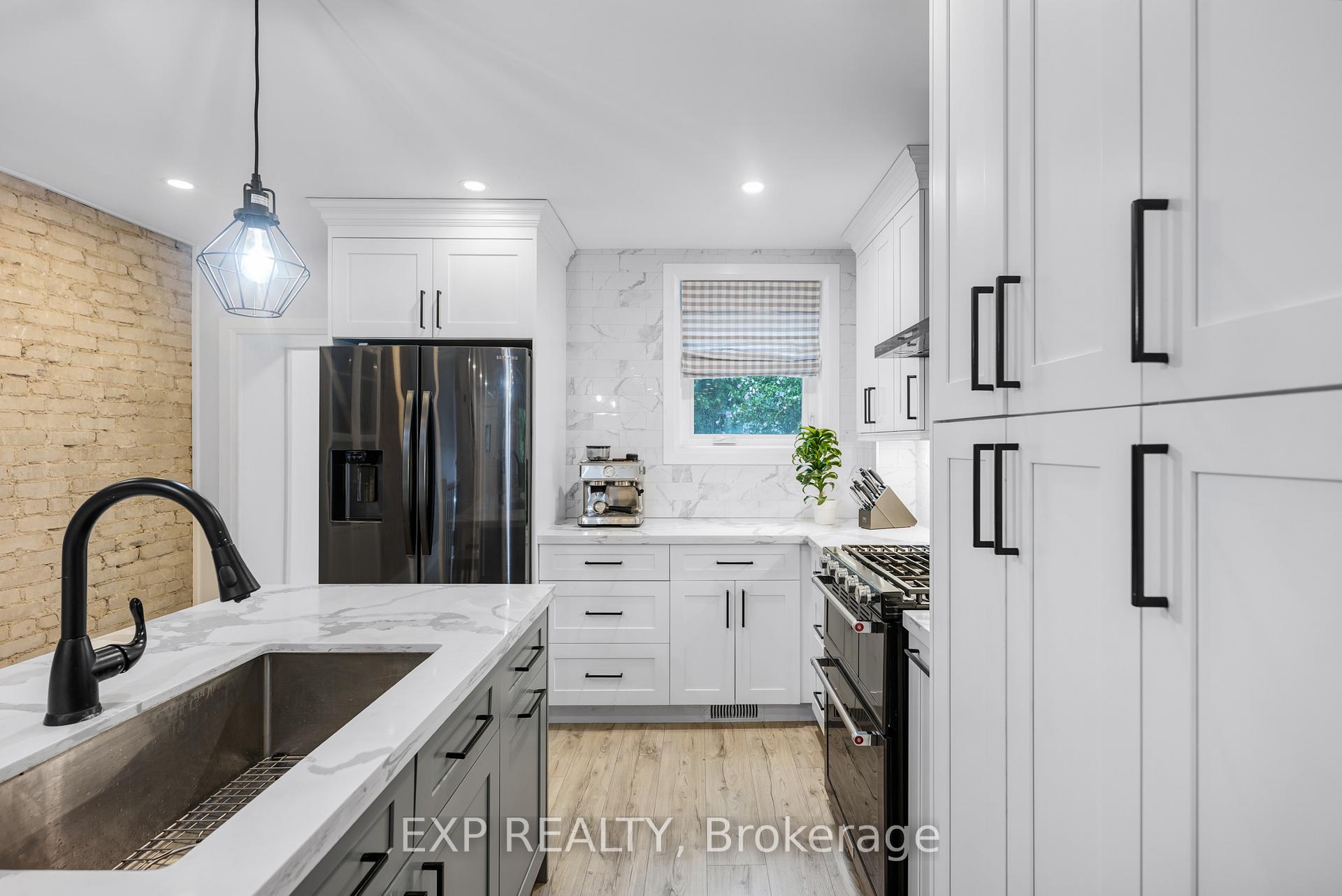 Photo 14 of 298 Gainsborough Road, Toronto, Woodbine Corridor — HOMEH