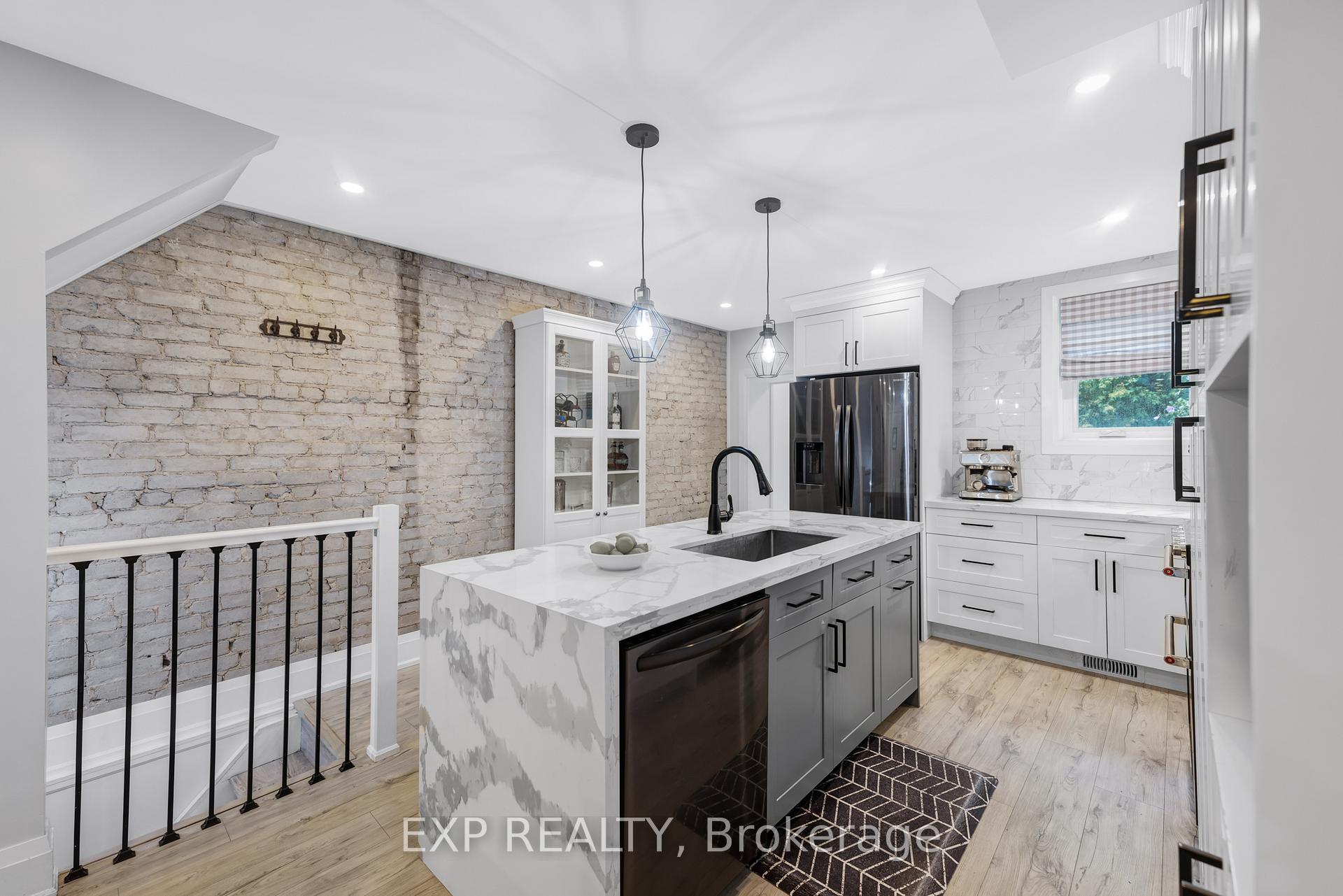 Photo 15 of 298 Gainsborough Road, Toronto, Woodbine Corridor — HOMEH