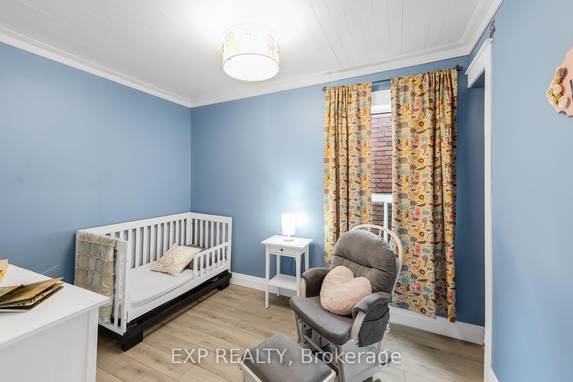 Photo 24 of 298 Gainsborough Road, Toronto, Woodbine Corridor — HOMEH