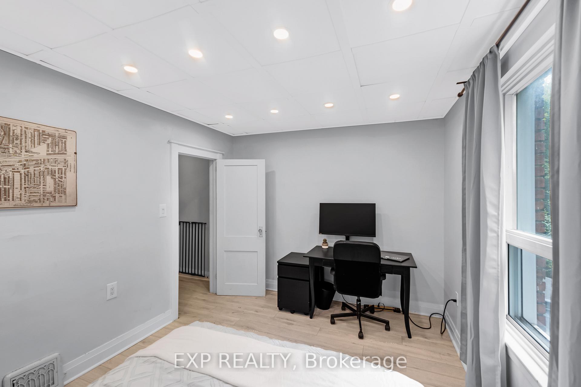 Photo 26 of 298 Gainsborough Road, Toronto, Woodbine Corridor — HOMEH