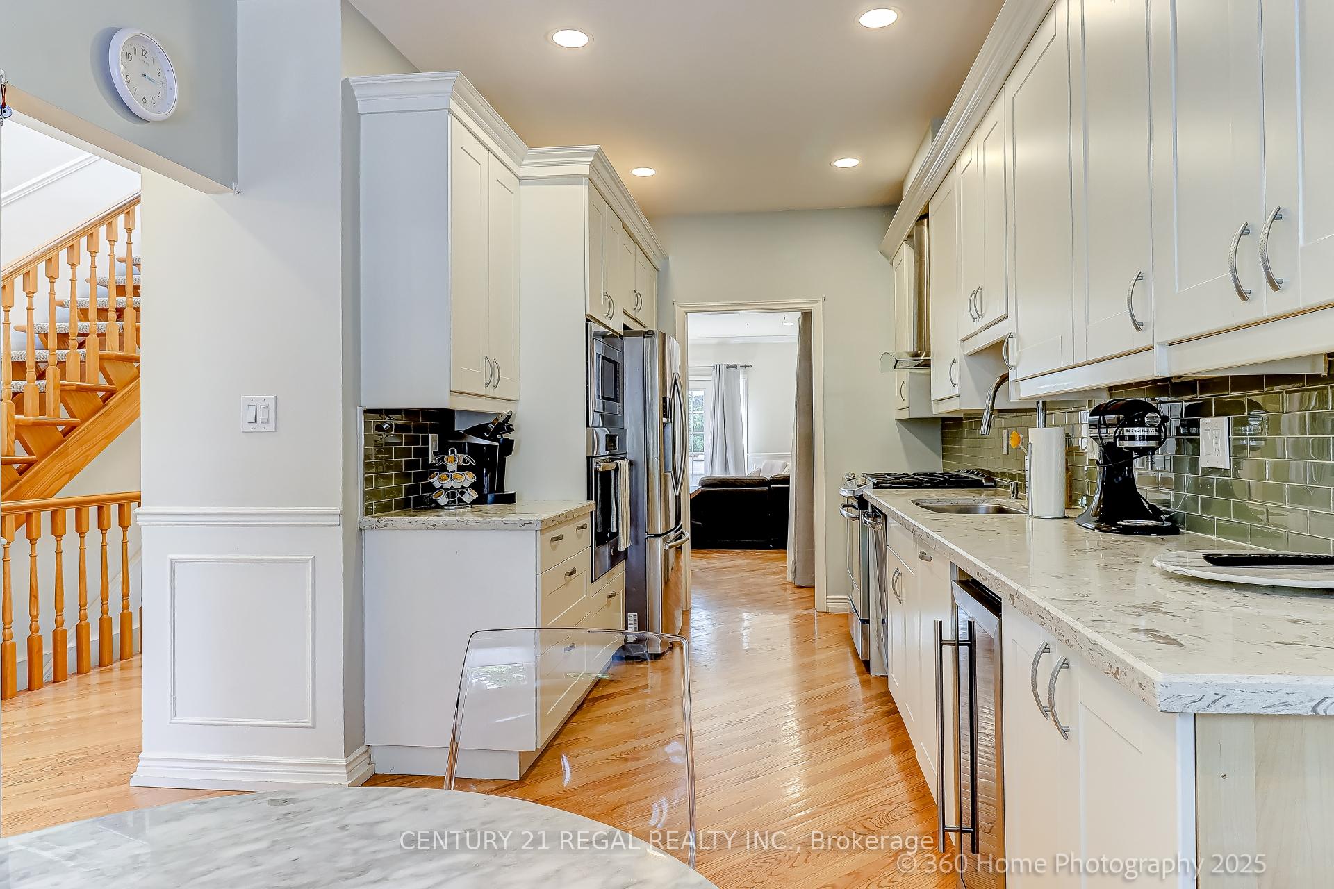 Photo 4 of 84 Malvern Avenue, Toronto, East End-Danforth — HOMEH