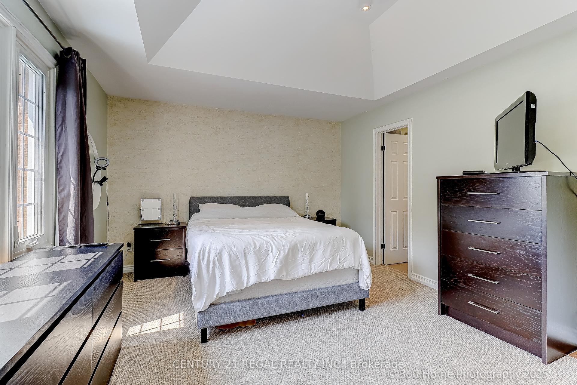 Photo 12 of 84 Malvern Avenue, Toronto, East End-Danforth — HOMEH