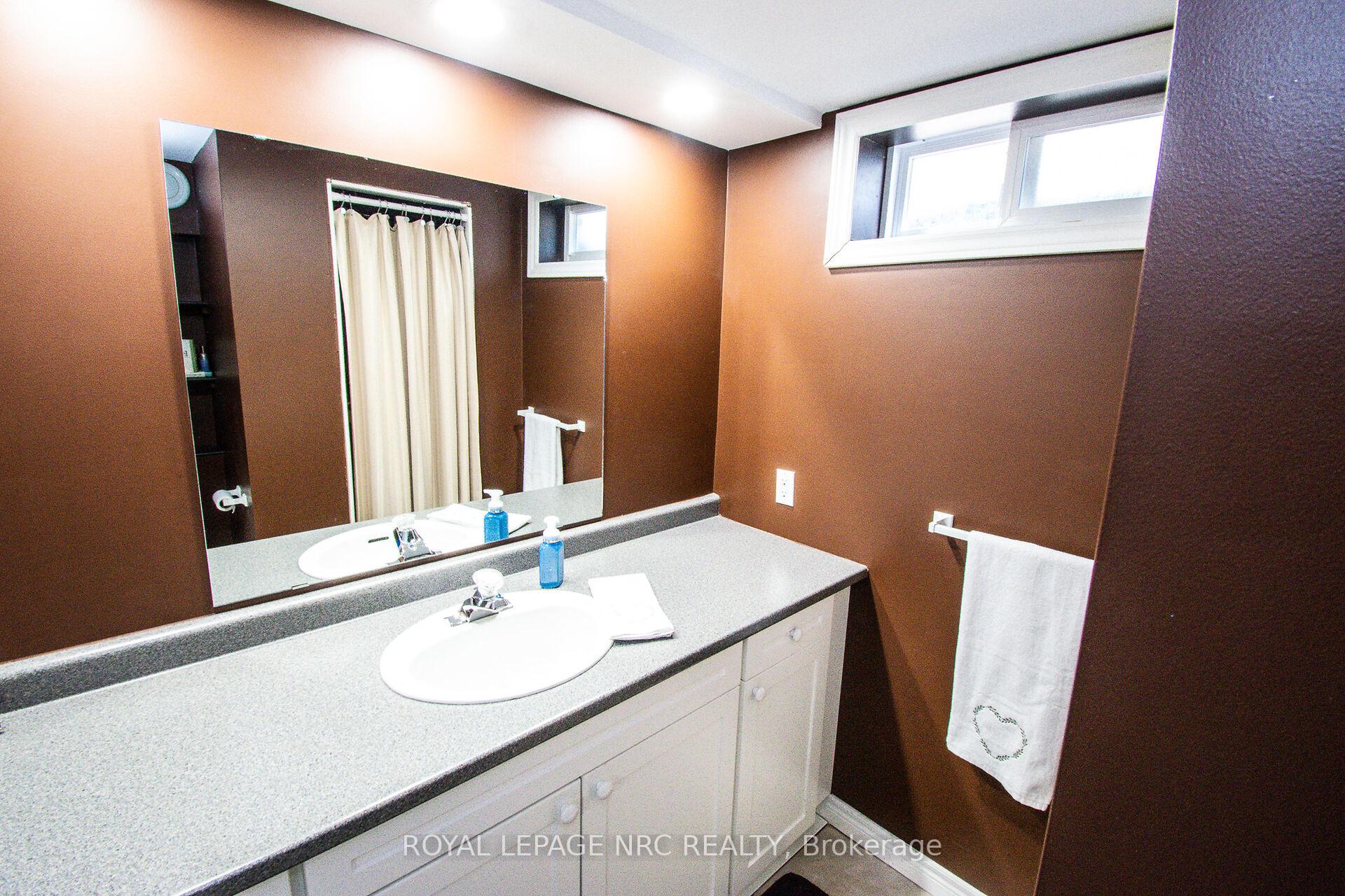 Photo 37 of 63 Elgin Street, Thorold, Thorold Downtown — HOMEH