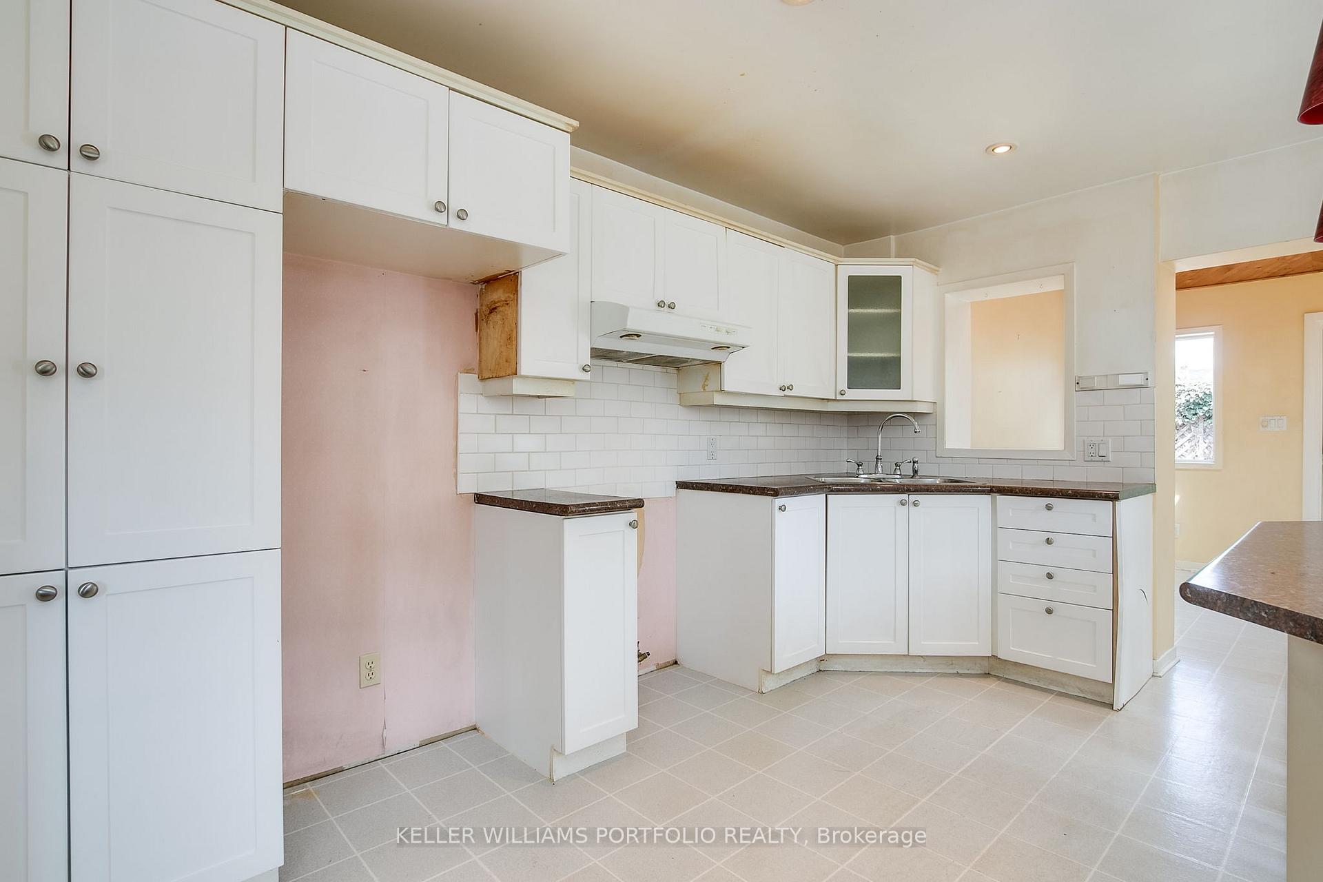 Photo 8 of 11 Arlington Avenue, Toronto, Wychwood — HOMEH