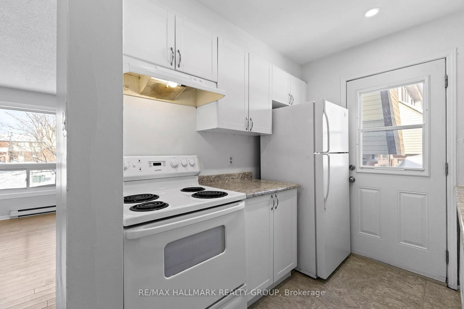 Photo 17 of 15B Woodvale Green, Ottawa, Craig Henry/Woodvale — HOMEH