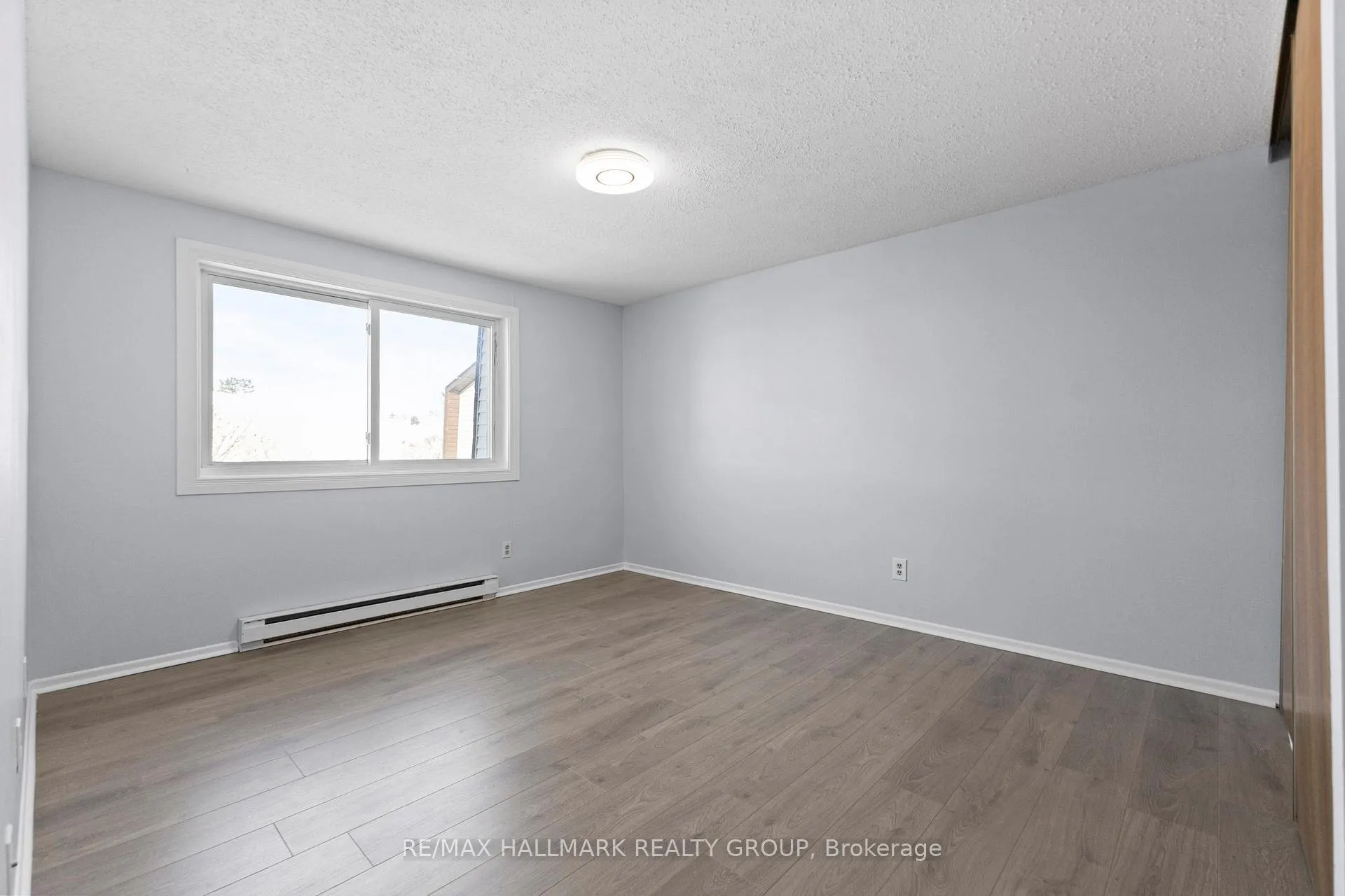 Photo 21 of 15B Woodvale Green, Ottawa, Craig Henry/Woodvale — HOMEH