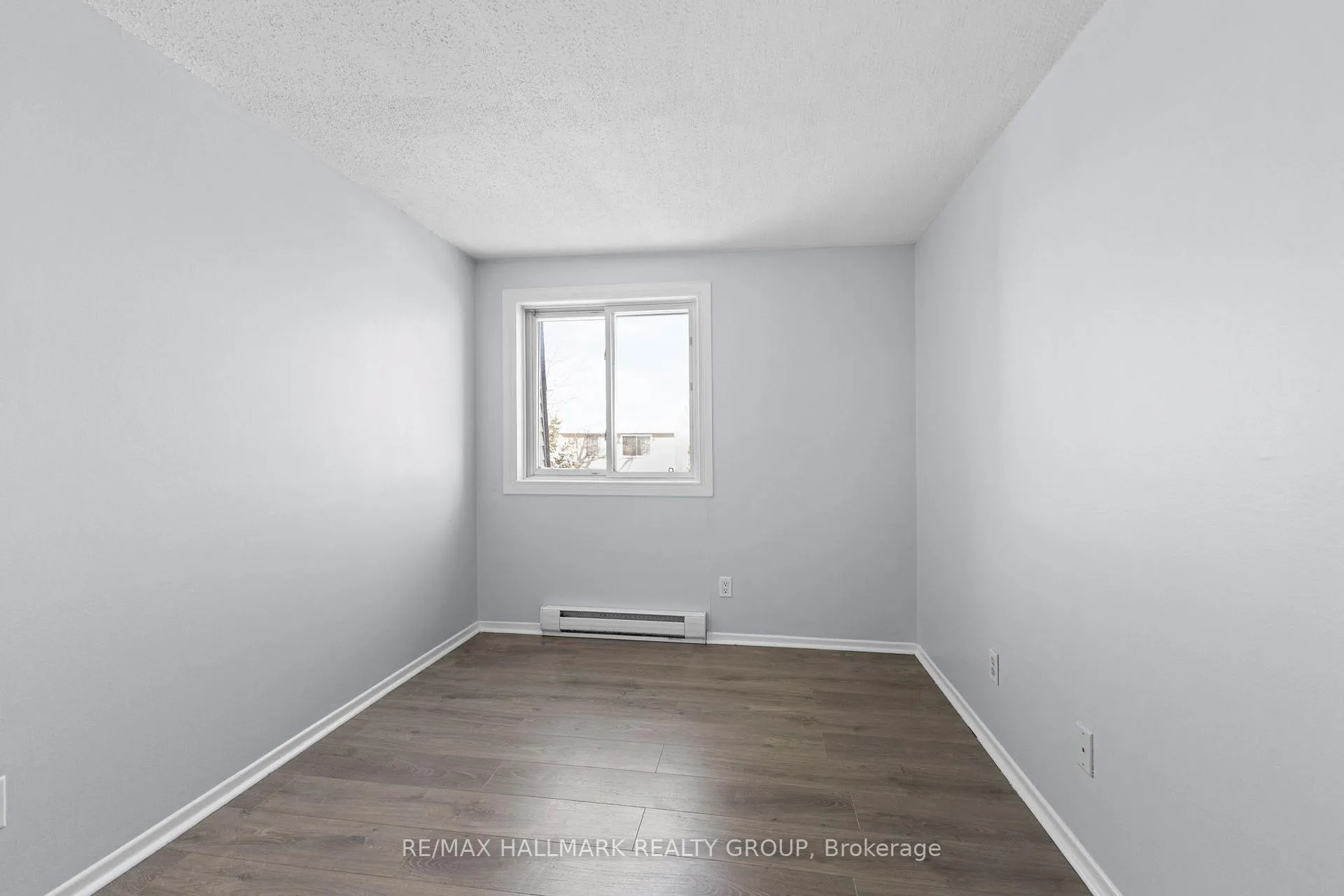 Photo 25 of 15B Woodvale Green, Ottawa, Craig Henry/Woodvale — HOMEH