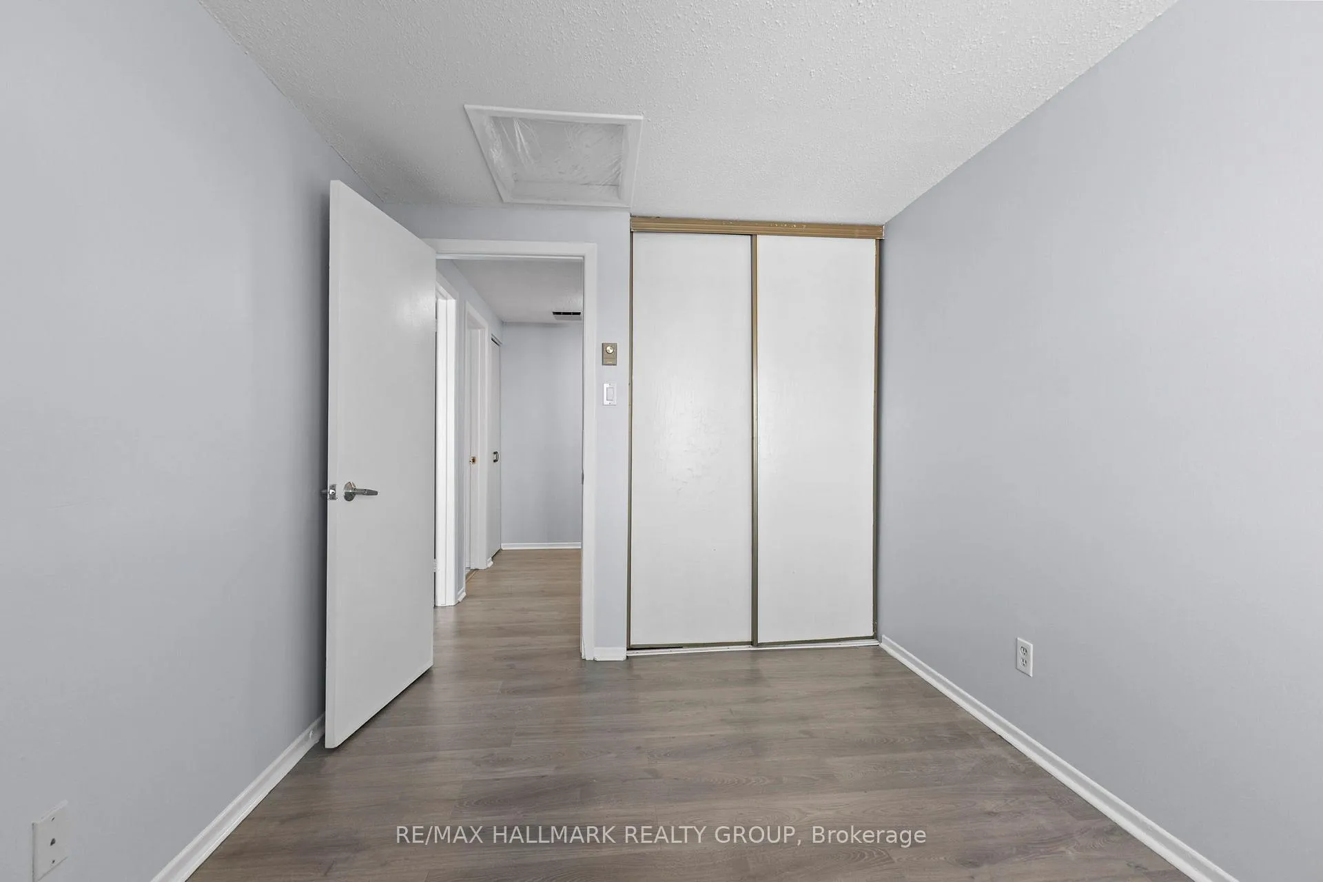 Photo 26 of 15B Woodvale Green, Ottawa, Craig Henry/Woodvale — HOMEH