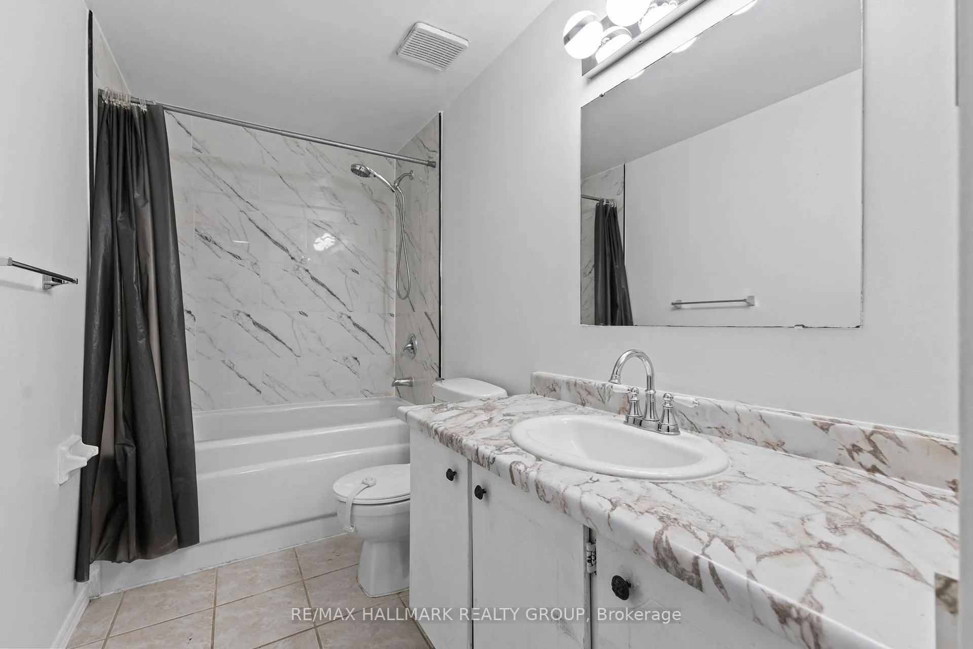 Photo 27 of 15B Woodvale Green, Ottawa, Craig Henry/Woodvale — HOMEH