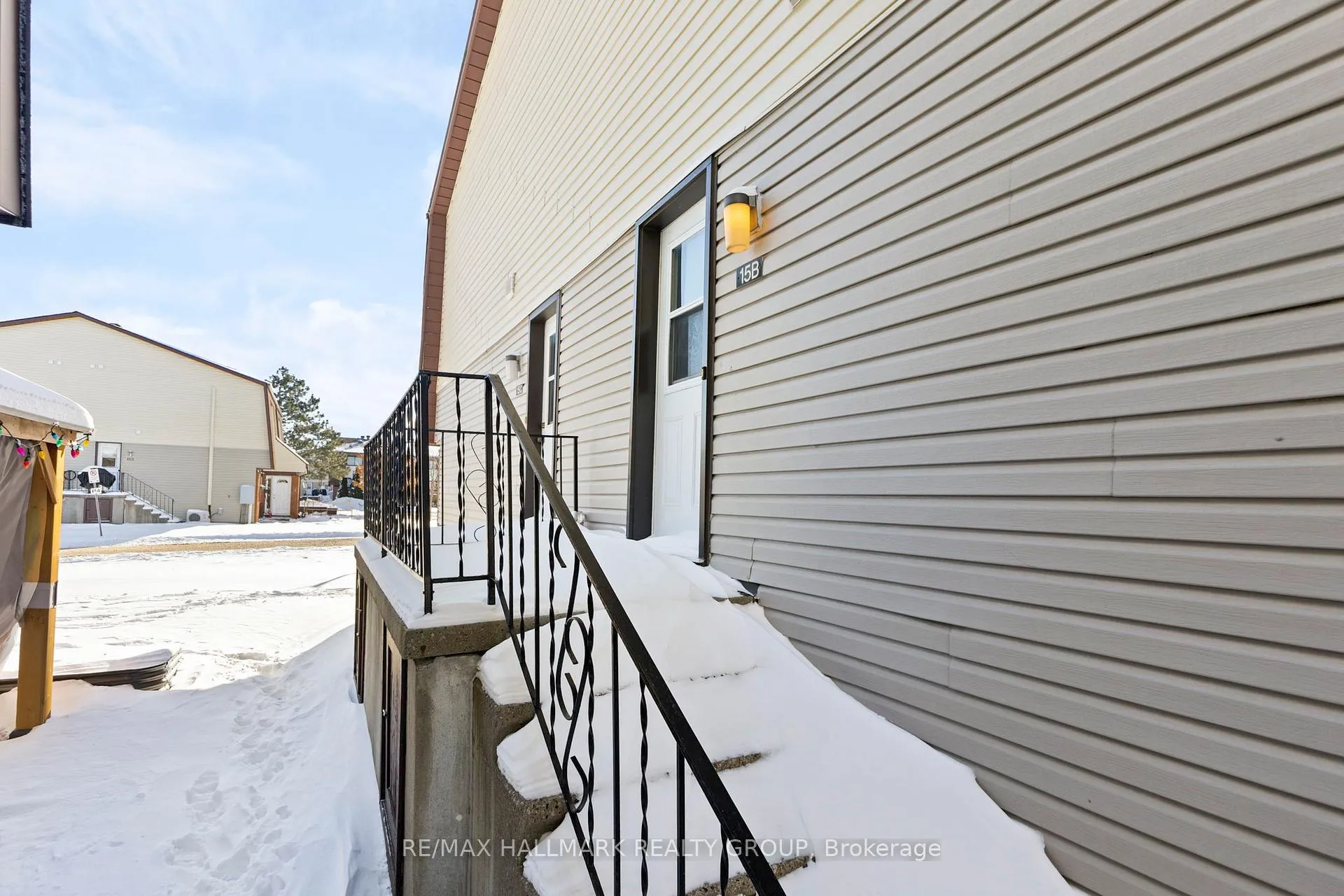 Photo 35 of 15B Woodvale Green, Ottawa, Craig Henry/Woodvale — HOMEH
