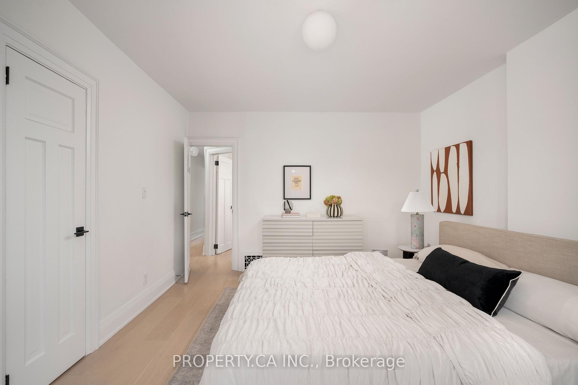Photo 18 of 389 Winona Drive, Toronto, Oakwood Village — HOMEH