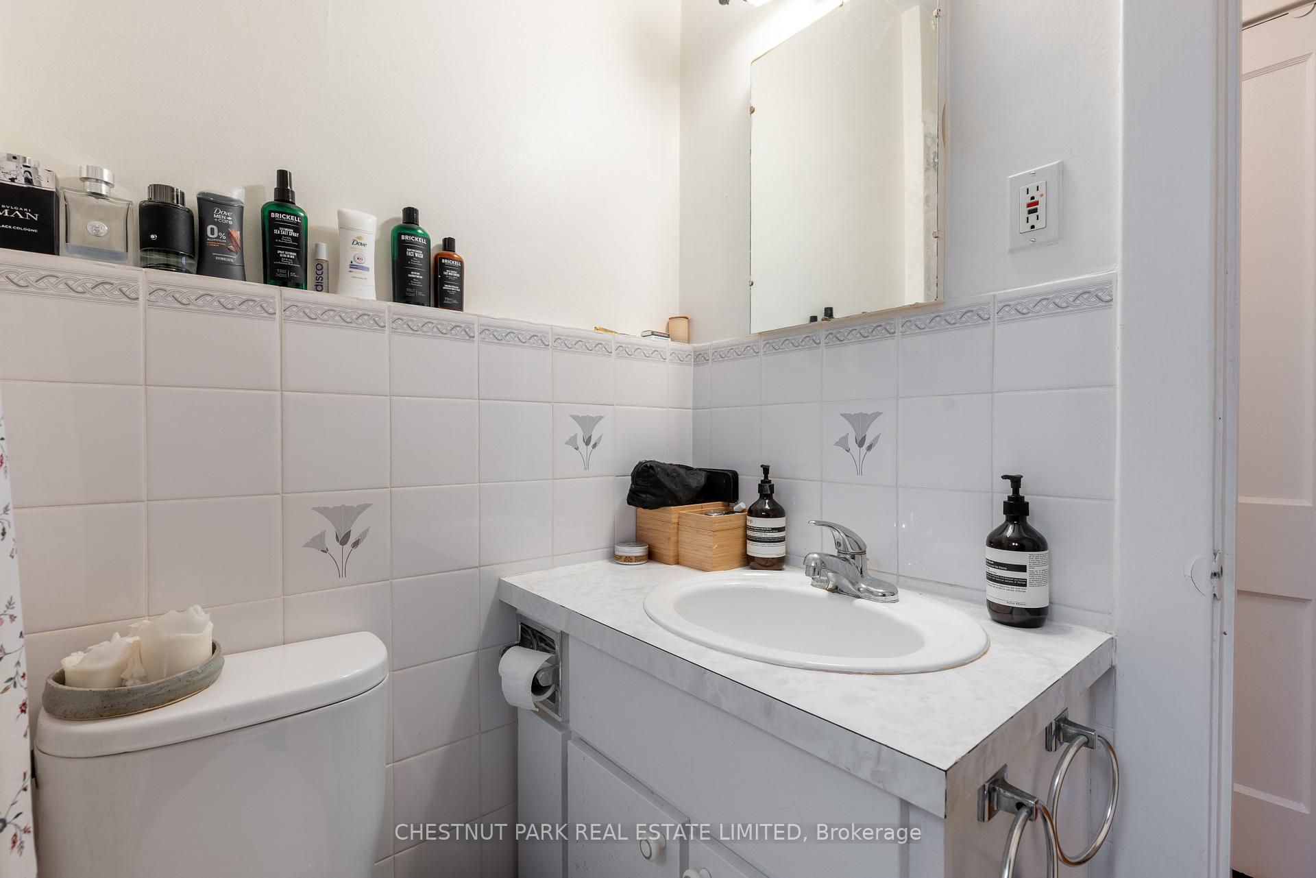 Photo 15 of Unit Upper, 35 Gormley Avenue, Toronto, Yonge-St. Clair — HOMEH