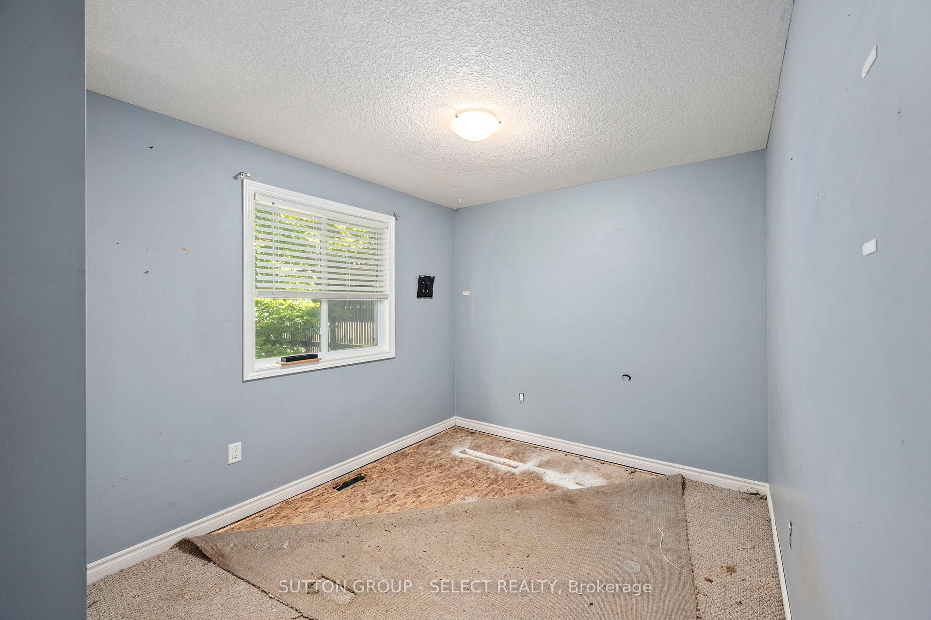 Photo 11 of 115 Bridle Path, Strathroy-Caradoc, SW — HOMEH