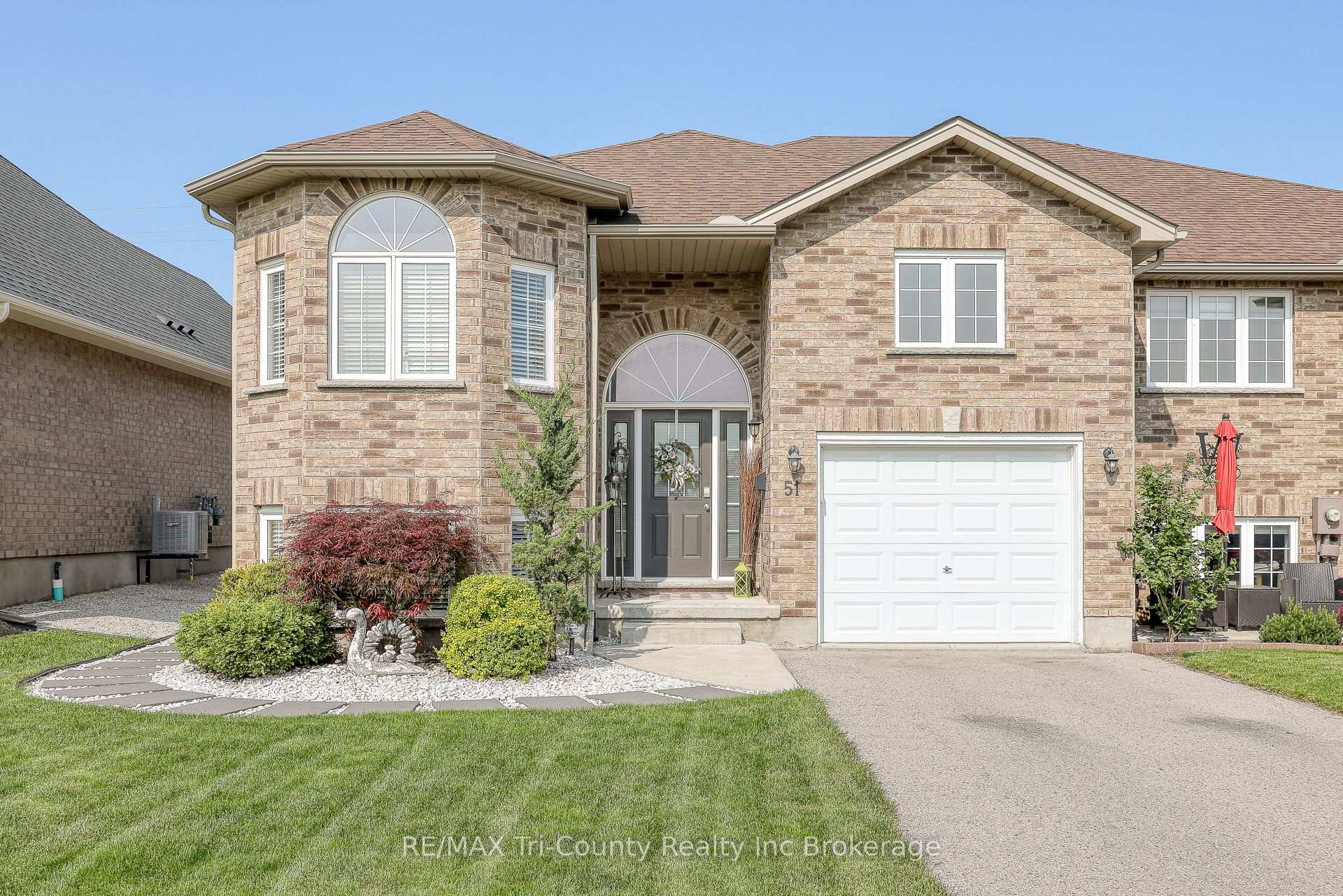 Photo 1 of 51 Trailview Drive, Tillsonburg — HOMEH