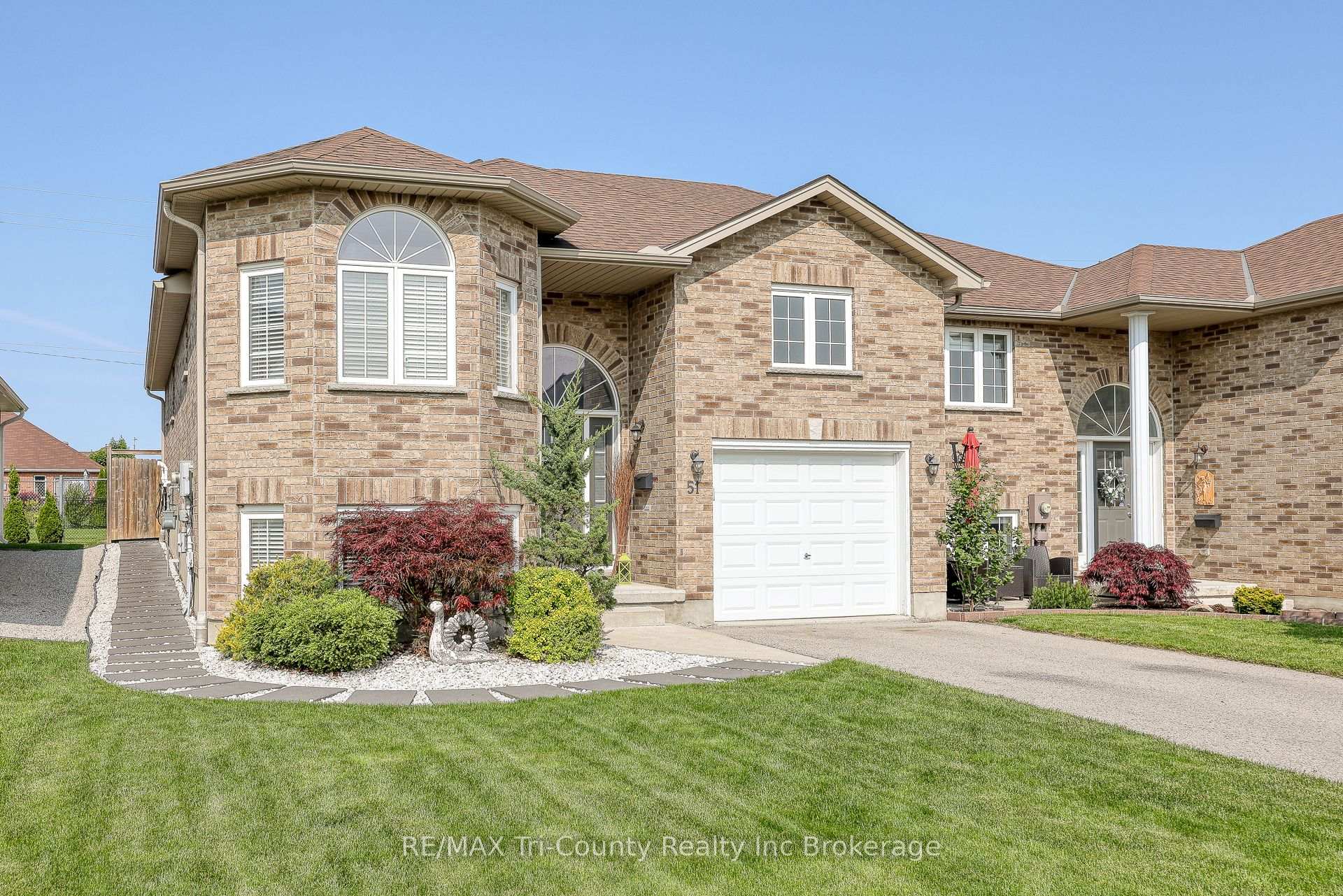Photo 2 of 51 Trailview Drive, Tillsonburg — HOMEH