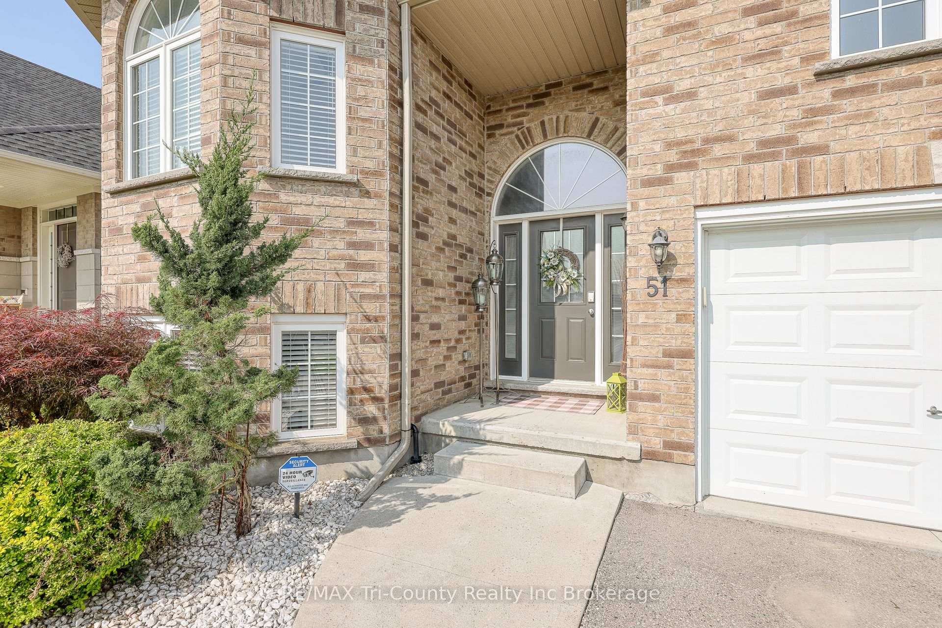 Photo 3 of 51 Trailview Drive, Tillsonburg — HOMEH