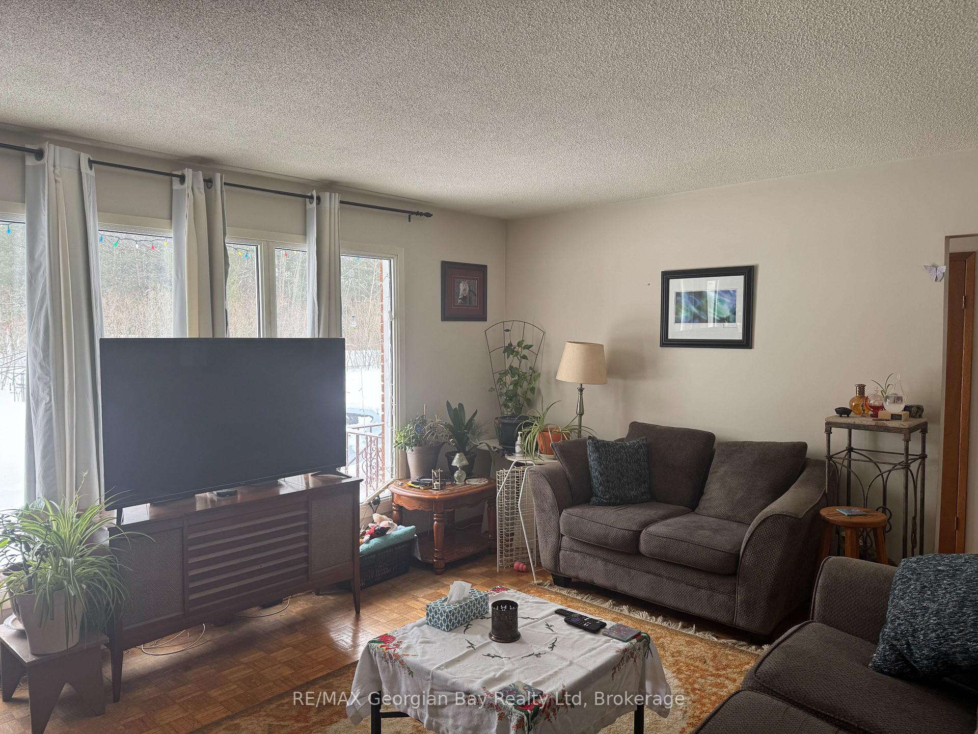 Photo 4 of 22 Oakwood Avenue, Tiny, Rural Tiny — HOMEH