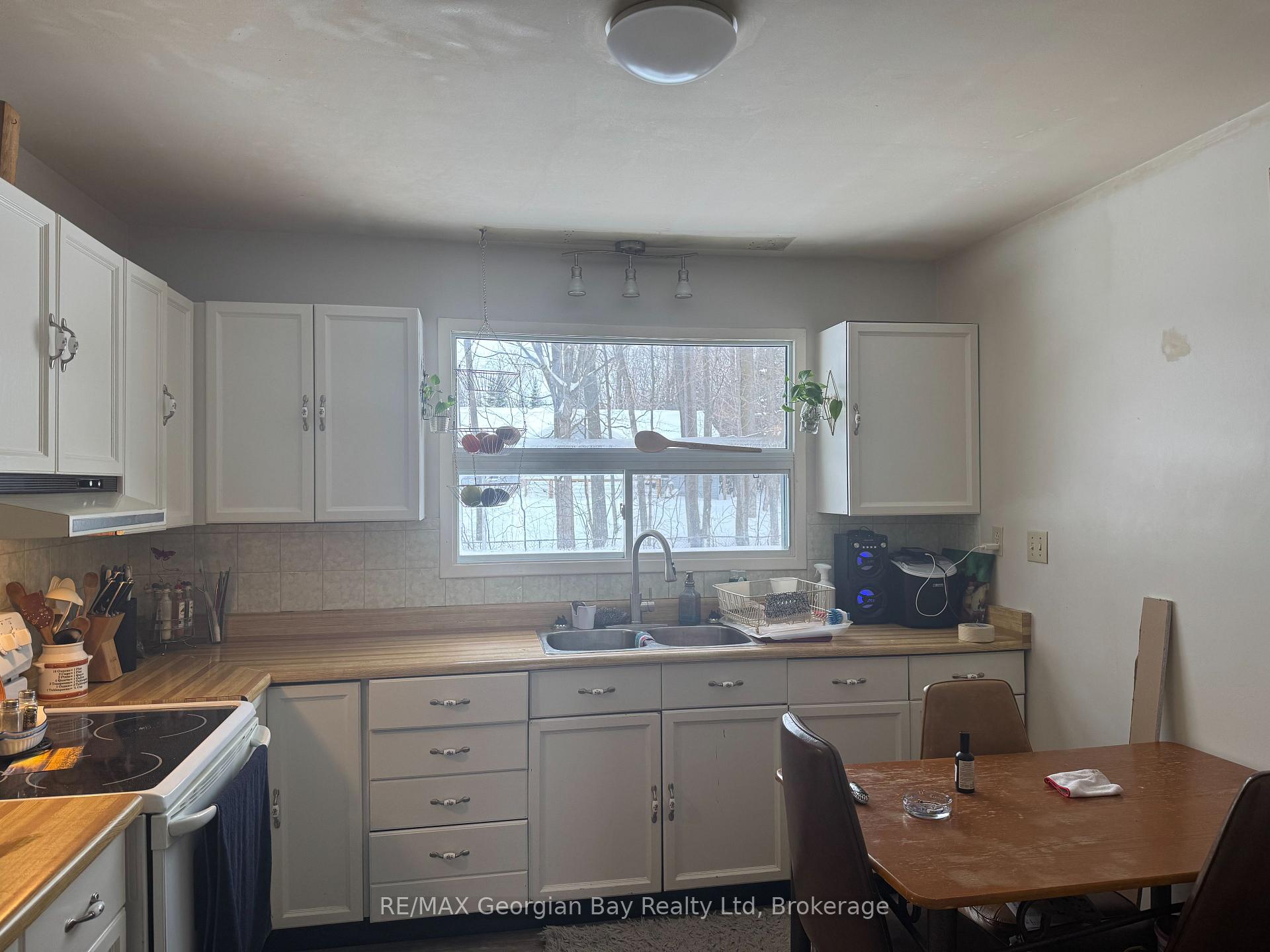 Photo 7 of 22 Oakwood Avenue, Tiny, Rural Tiny — HOMEH