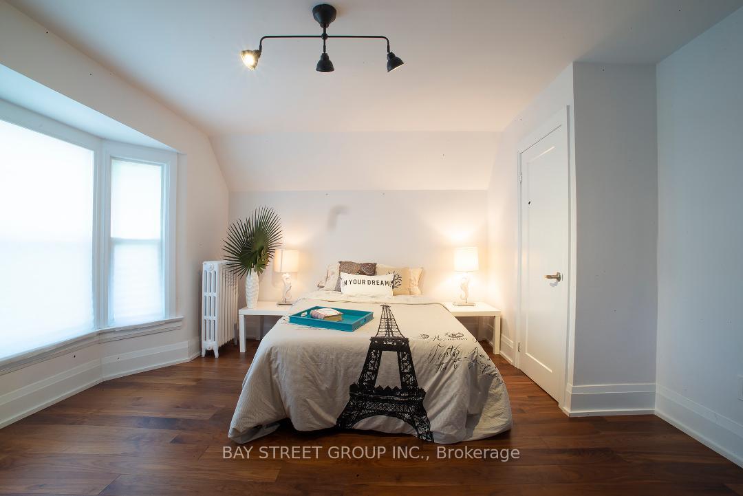 Photo 3 of Unit Upper, 20 Herbert Avenue, Toronto, The Beaches — HOMEH