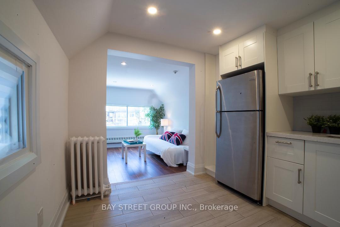 Photo 6 of Unit Upper, 20 Herbert Avenue, Toronto, The Beaches — HOMEH