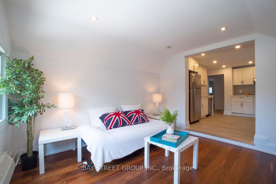 Photo 7 of Unit Upper, 20 Herbert Avenue, Toronto, The Beaches — HOMEH