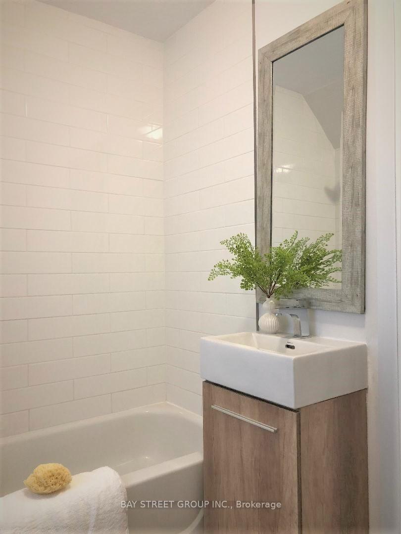 Photo 8 of Unit Upper, 20 Herbert Avenue, Toronto, The Beaches — HOMEH