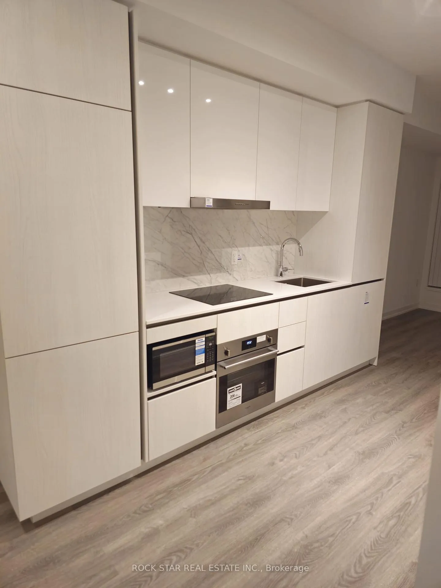 Photo 1 of Unit 707, 8 Interchange Way, Vaughan, Vaughan Corporate Centre — HOMEH