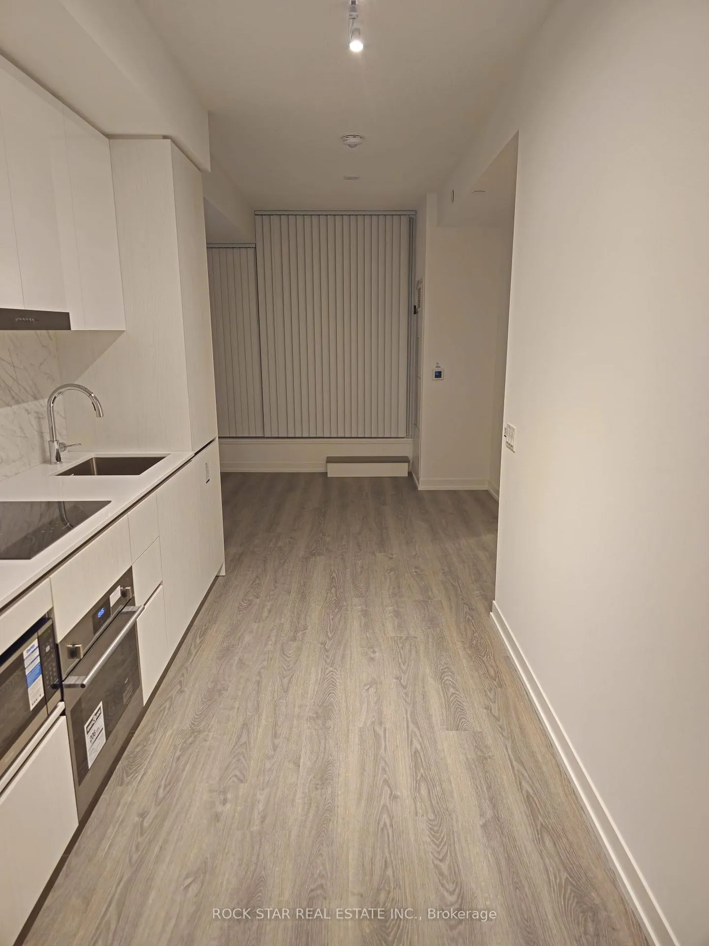 Photo 3 of Unit 707, 8 Interchange Way, Vaughan, Vaughan Corporate Centre — HOMEH