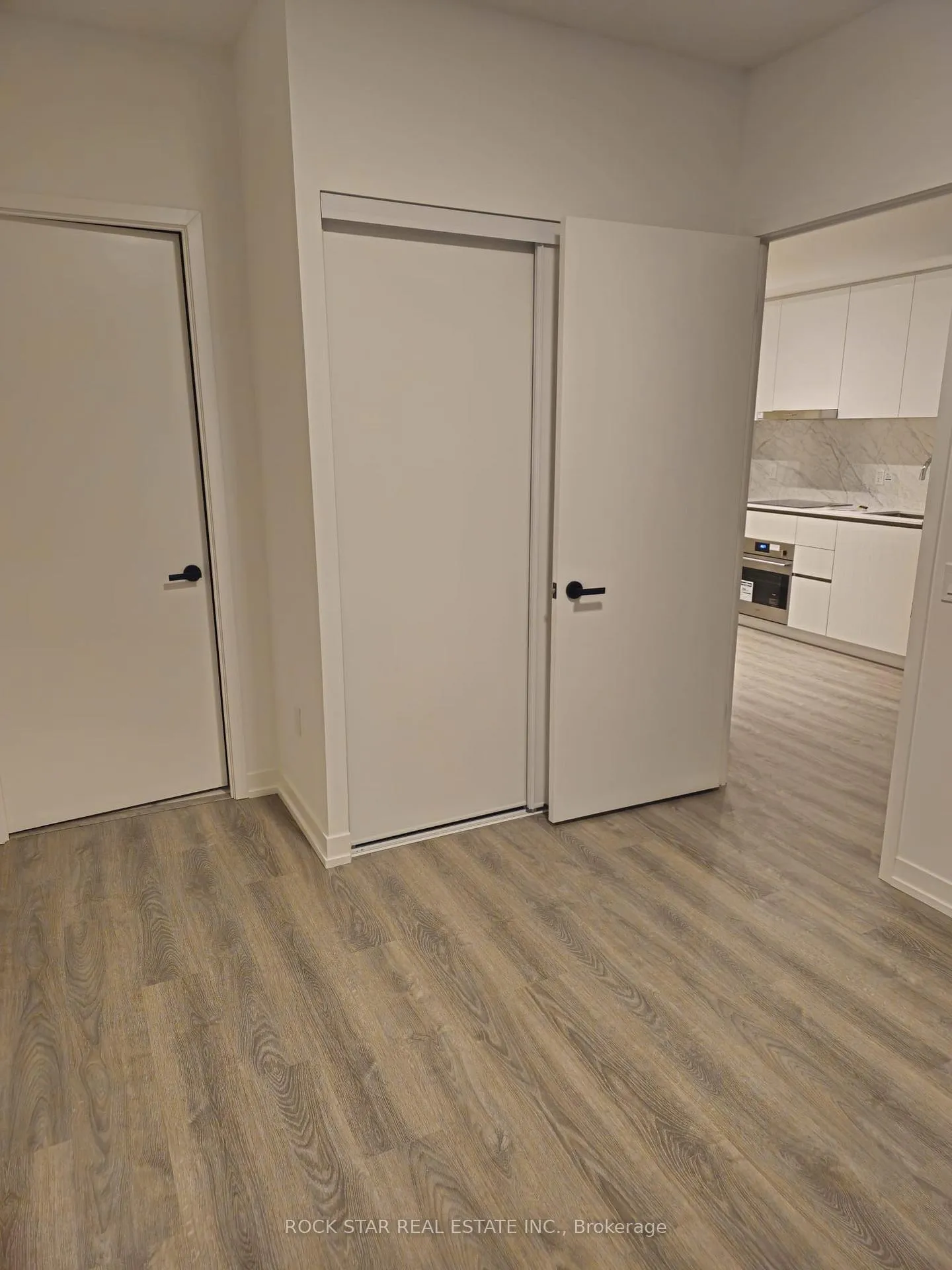 Photo 7 of Unit 707, 8 Interchange Way, Vaughan, Vaughan Corporate Centre — HOMEH