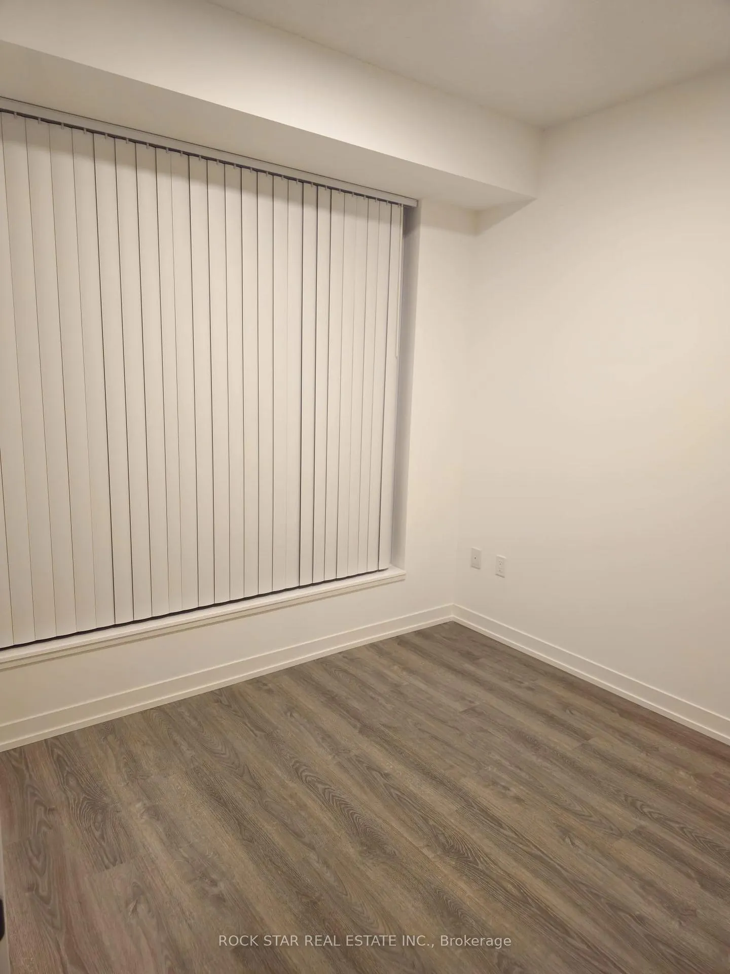 Photo 8 of Unit 707, 8 Interchange Way, Vaughan, Vaughan Corporate Centre — HOMEH
