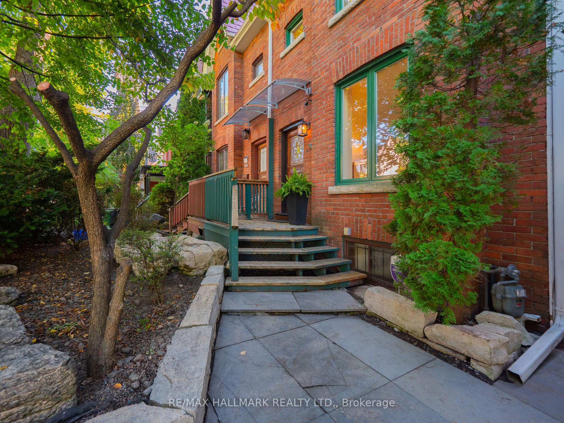 Photo 3 of 31 First Avenue, Toronto, South Riverdale — HOMEH