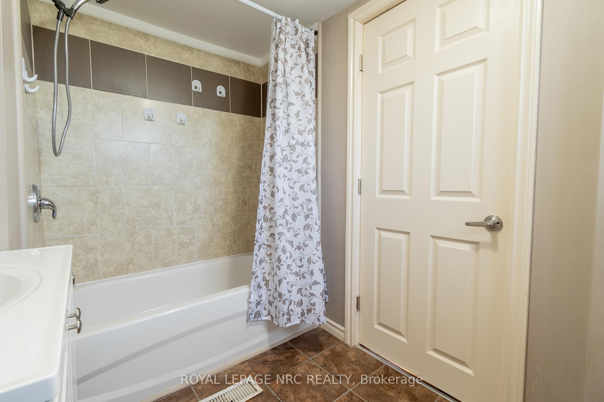 Photo 29 of 88 Pine Street S, Thorold, Thorold Downtown — HOMEH