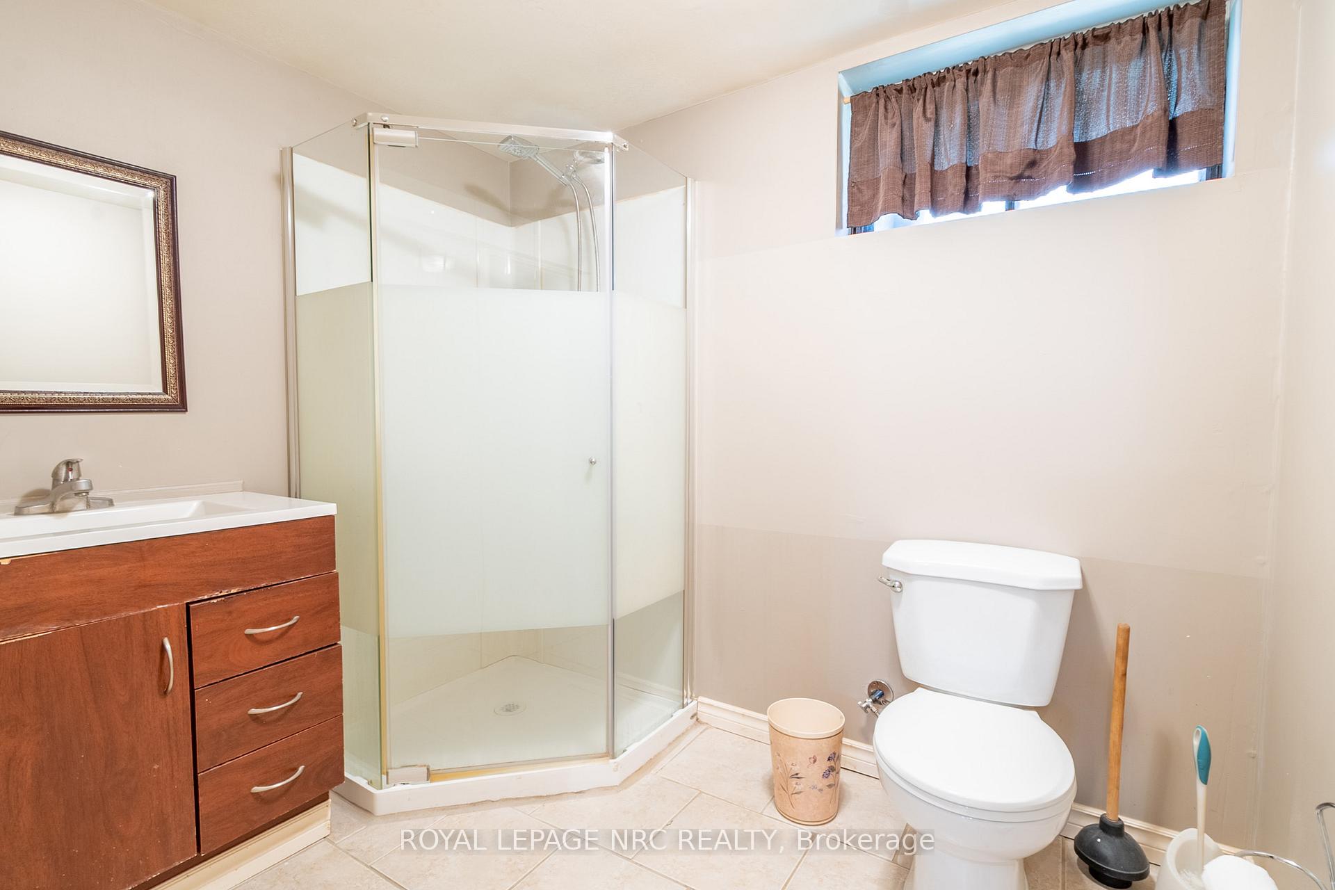 Photo 38 of 88 Pine Street S, Thorold, Thorold Downtown — HOMEH